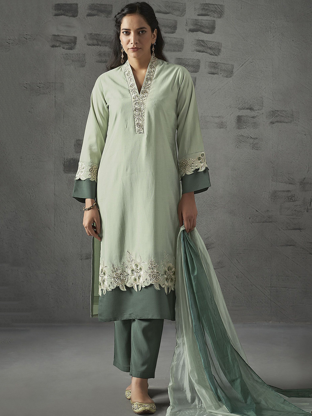 Women Chanderi Green Embroidered Kurta Crop top Trouser Dupatta