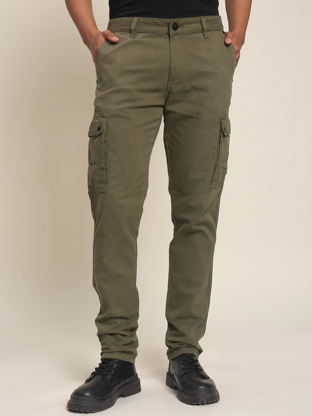 Mid rise loose style men's jeans