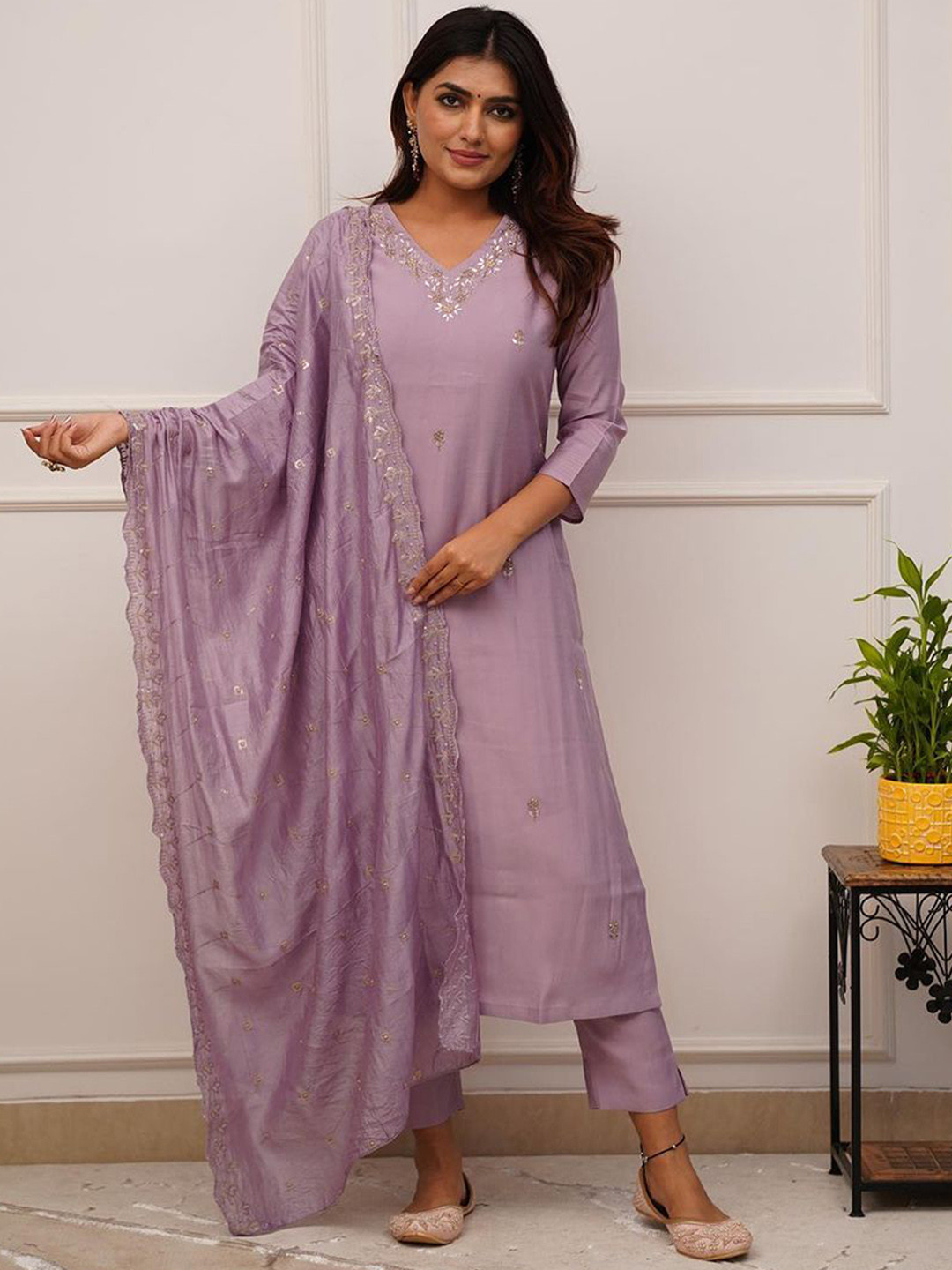 Women Chanderi Kurta Pant Dupatta Set main image 1