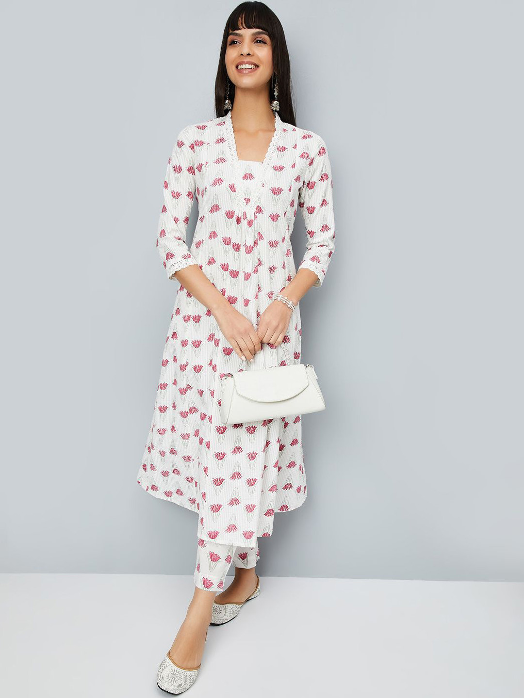 Floral Printed 3/4Th Sleeve A-Line Kurta With Solid Black Pants main image 0