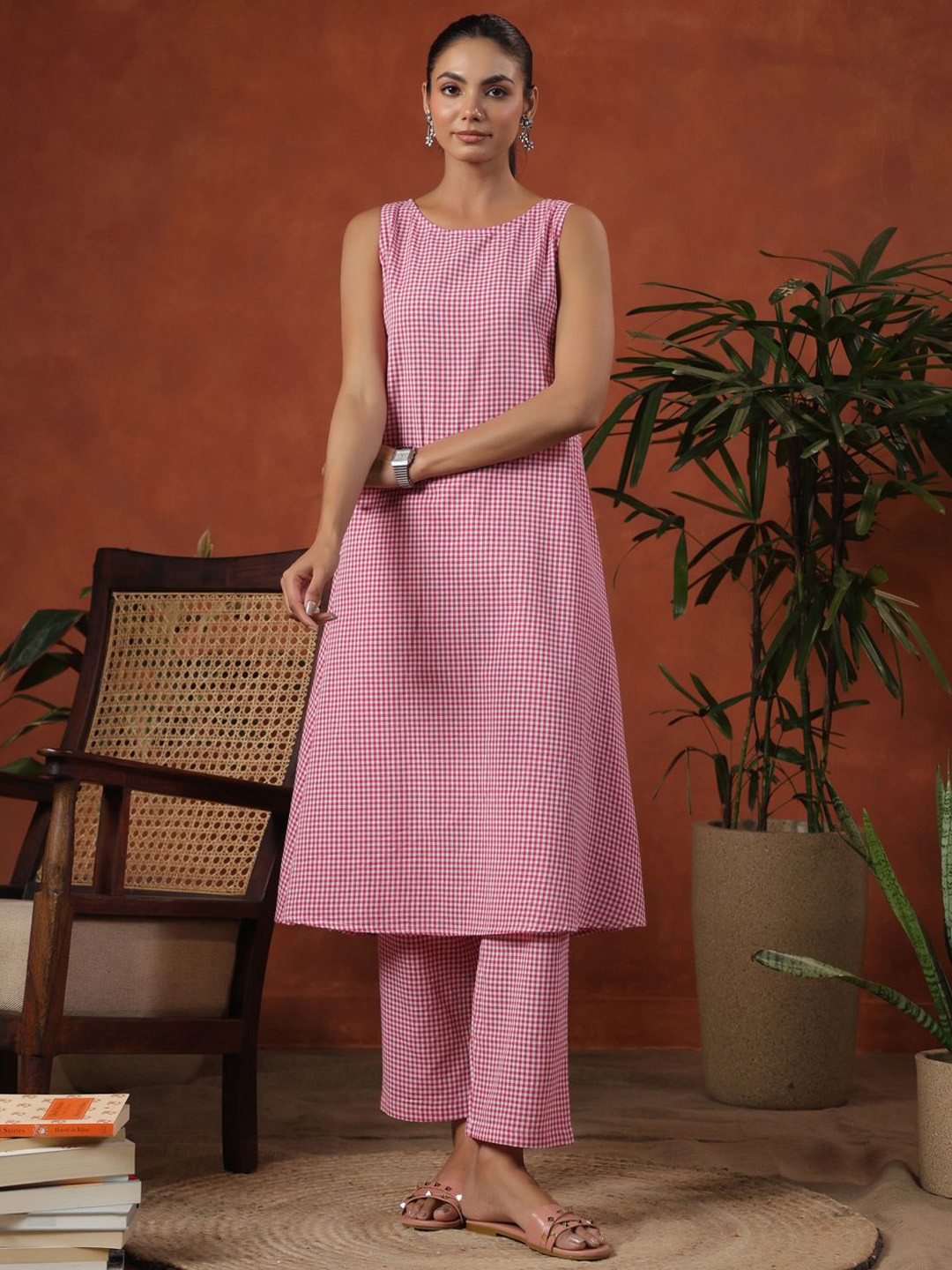 Udaan - A-line printed cotton kurta set with V neck and gathering detail paired with printed pant