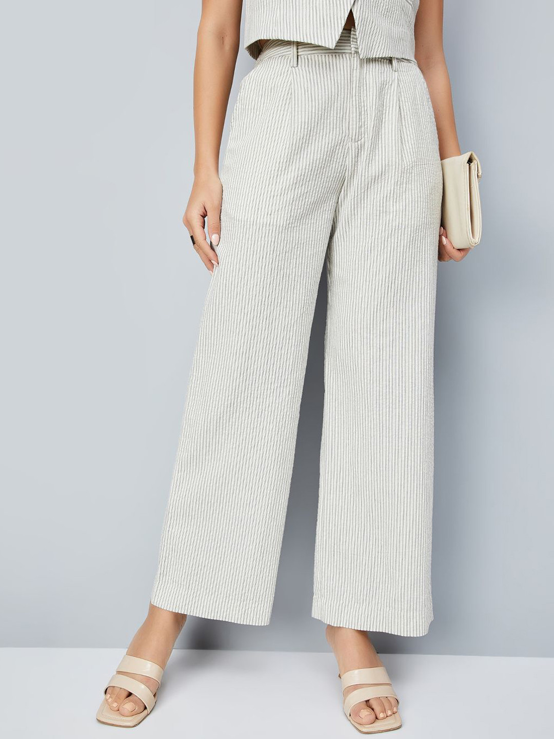 Women Teal Mid-Rise Straight-Fit Cotton Trousers main image 0