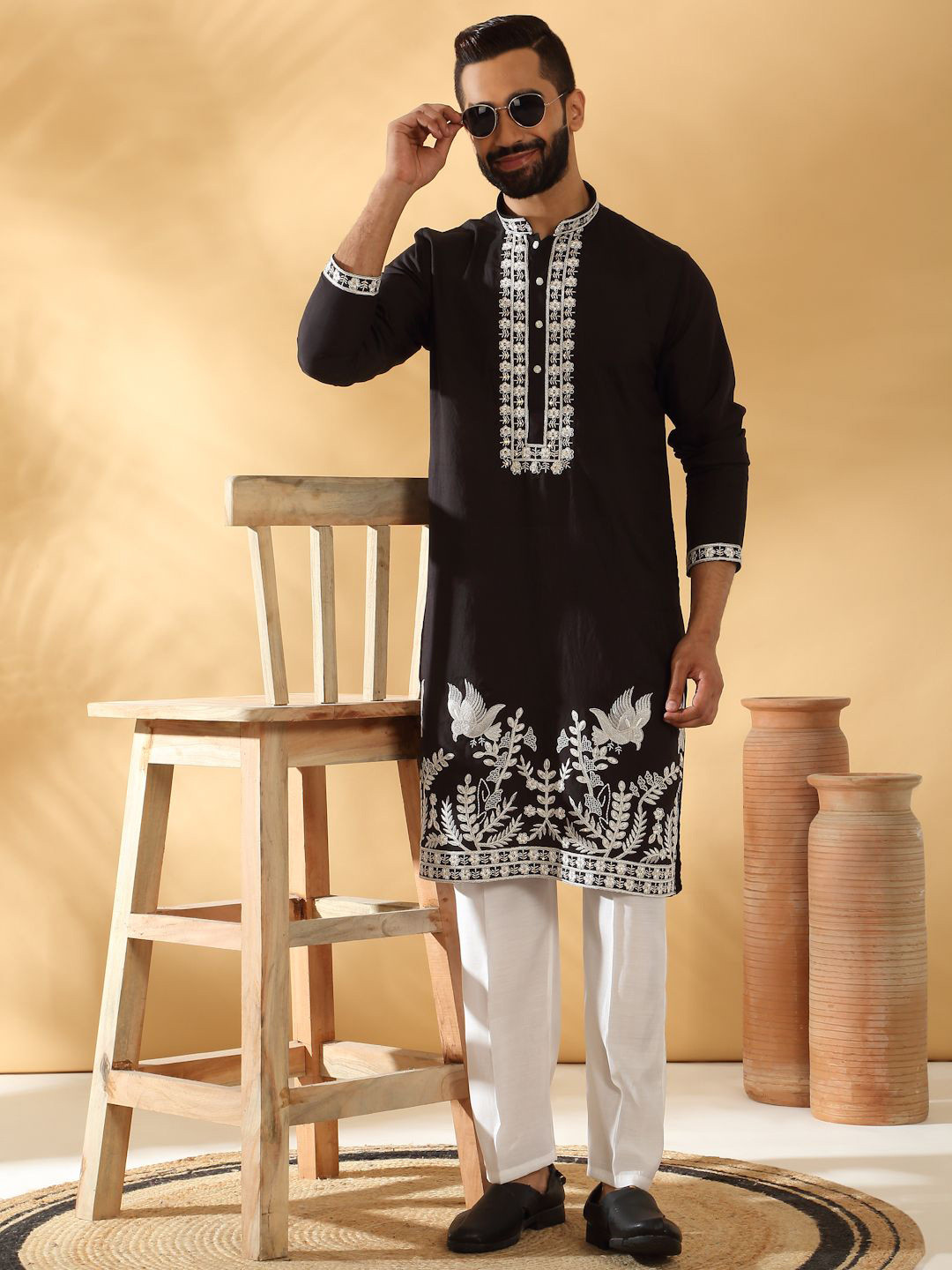 Men Ethnic Motifs Embroidered Regular Kurta with Trousers