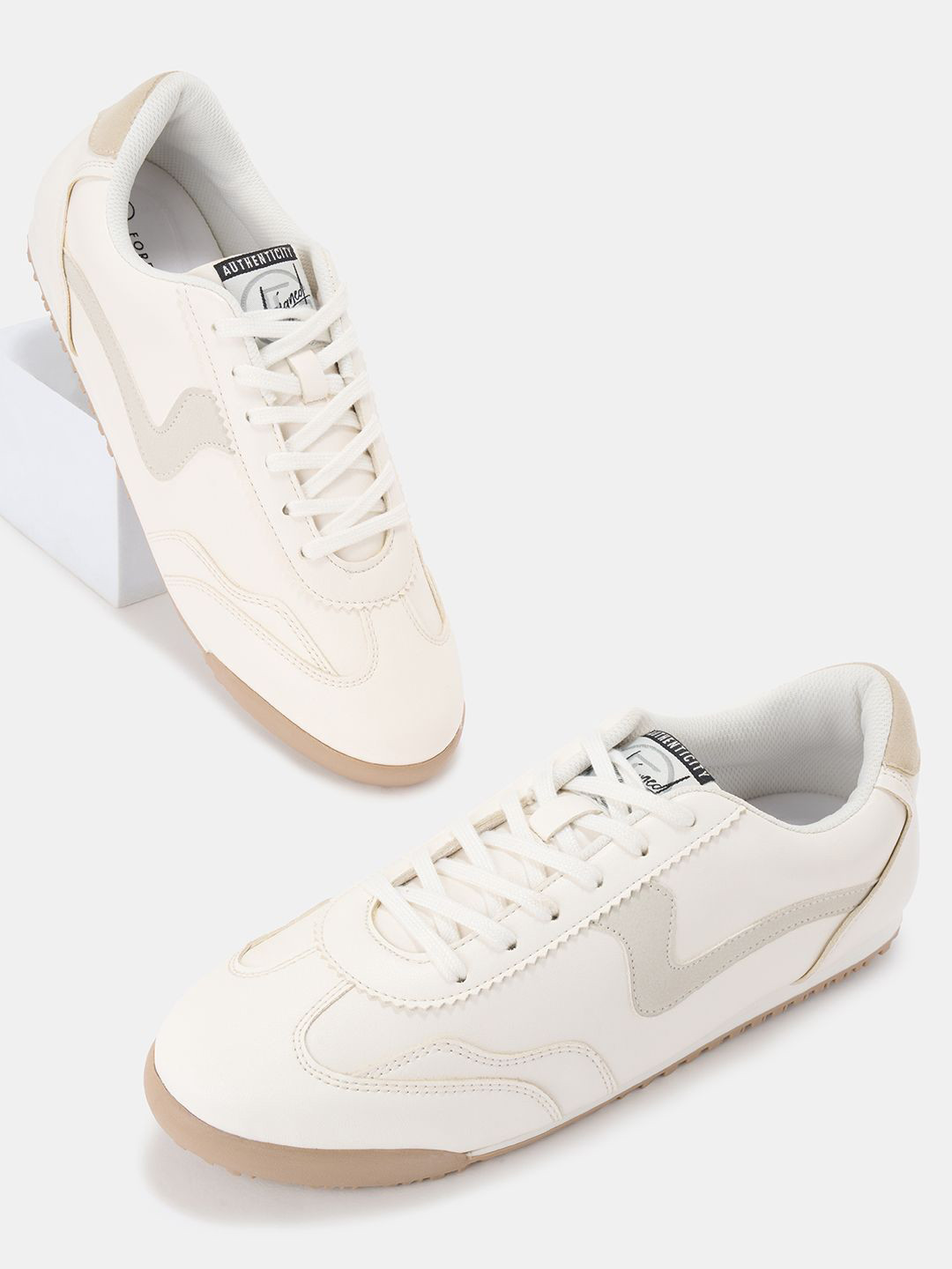 pantaloons shoes for women