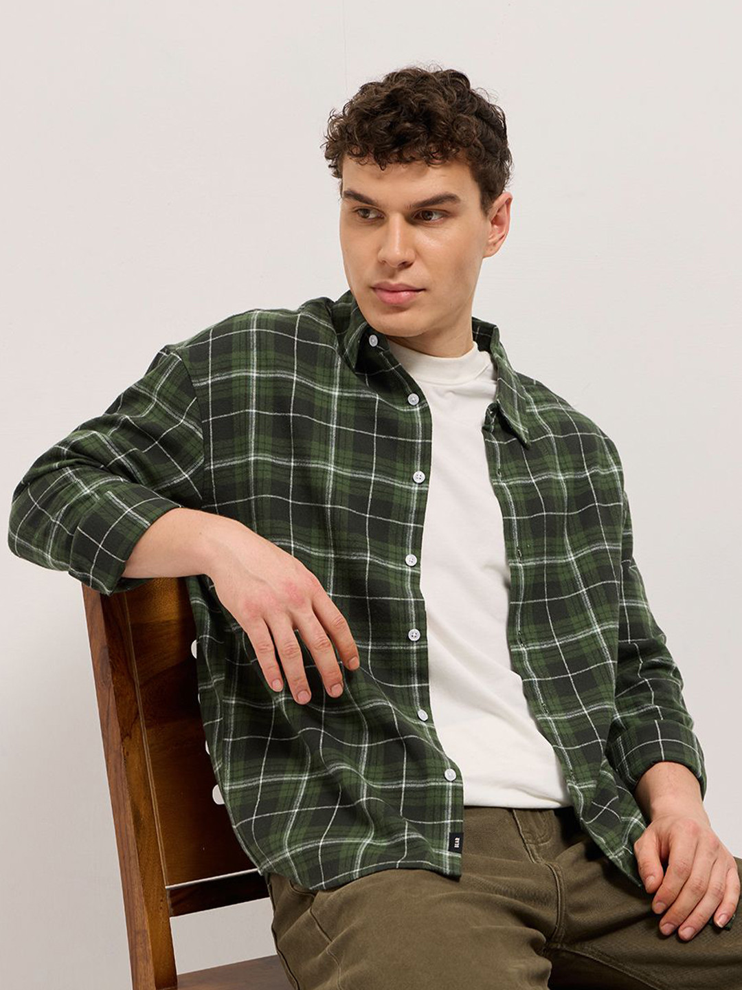 Buy The Bear House Men Relaxed Fit Tartan Checked Spread Collar Cotton