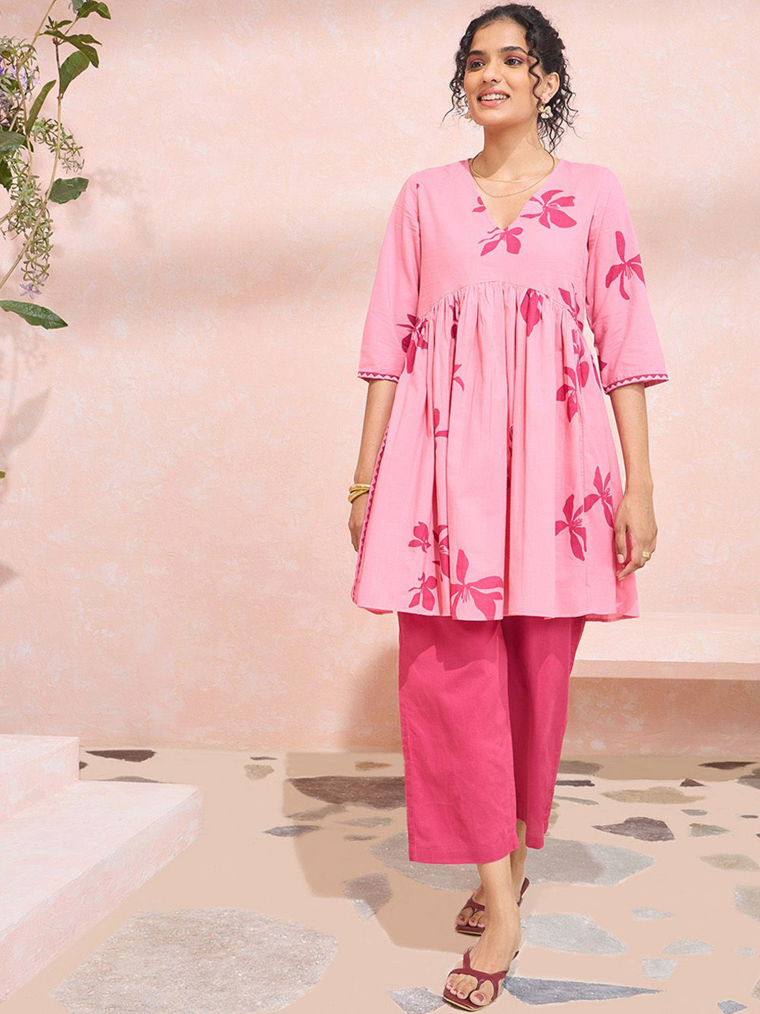 Floral Printed Empire Pure Cotton Kurta With Trousers main image 1