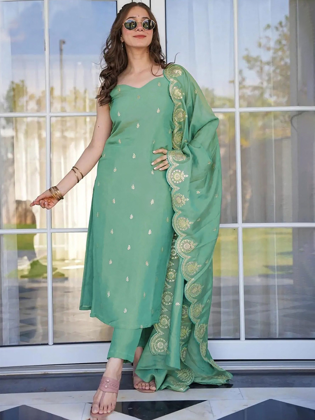 WomenLavender Silk Embroidered Sweetheart Neck Kurta Sets