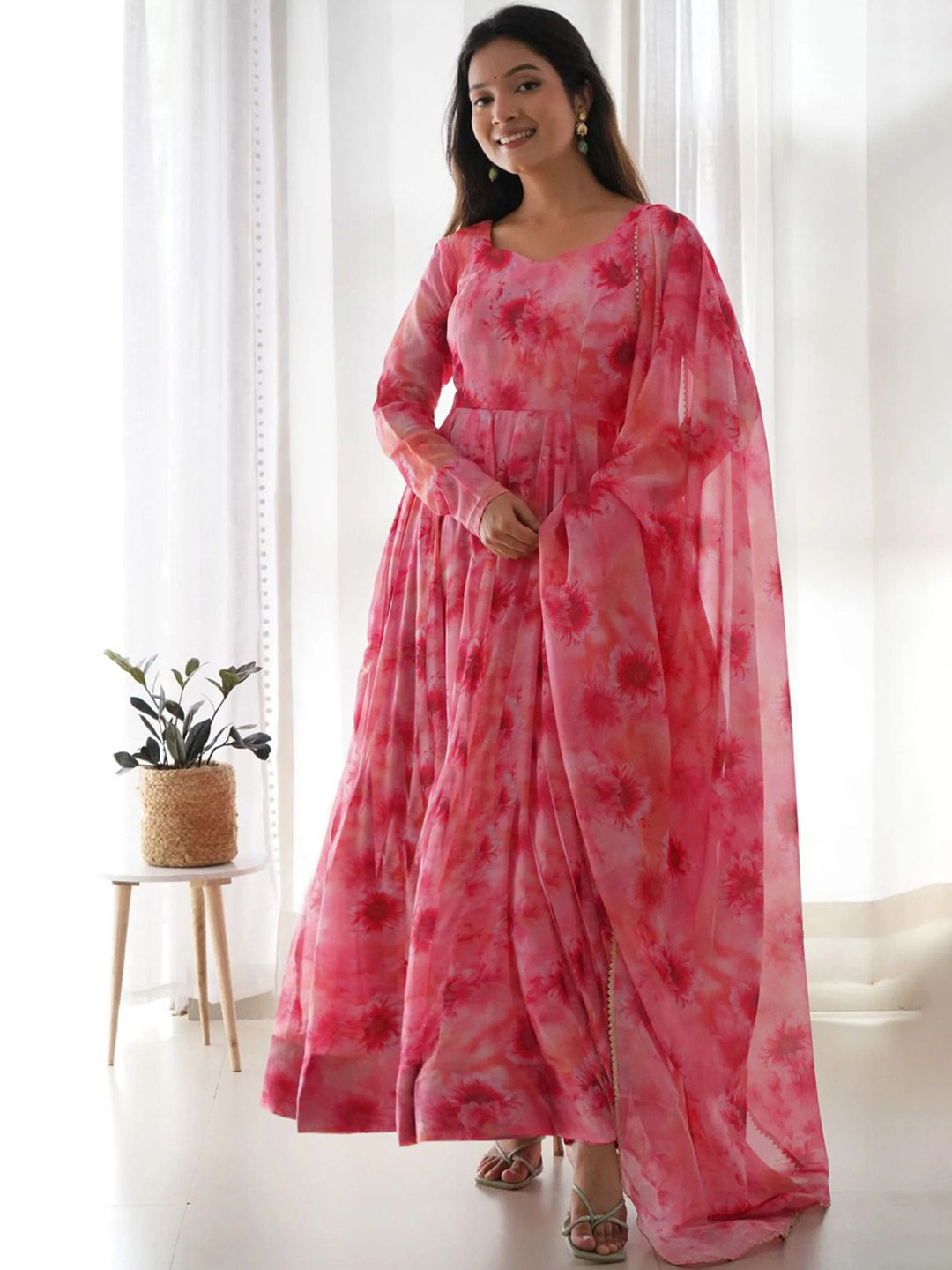 Women White Multi Floral Sweetheart Neck Anarkali Kurta