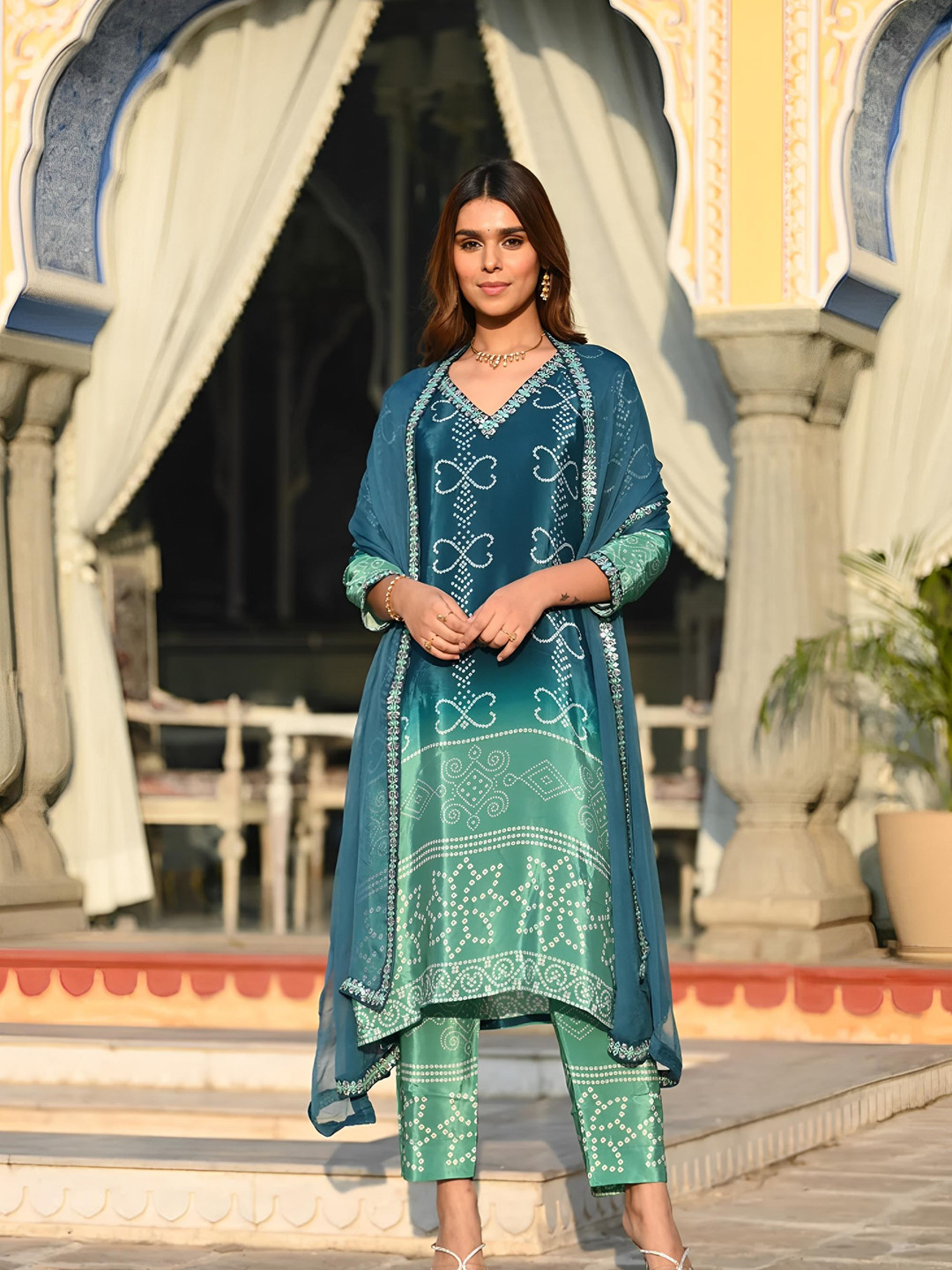 Women Floral Printed Regular Thread Work Kurta with Trousers & With Dupatta