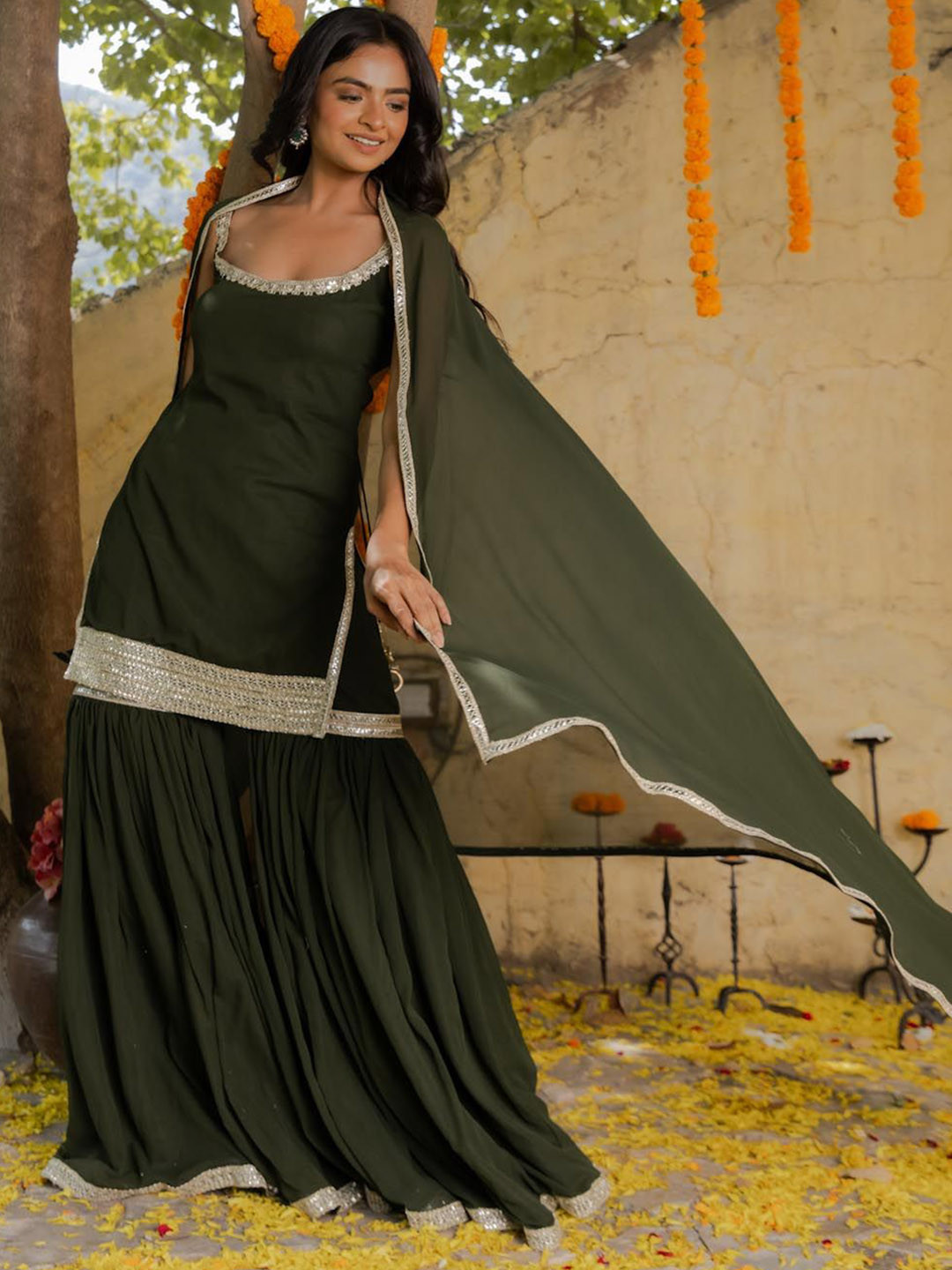 Women Floral Embroidered Regular Sequinned Kurti with Sharara & With Dupatta
