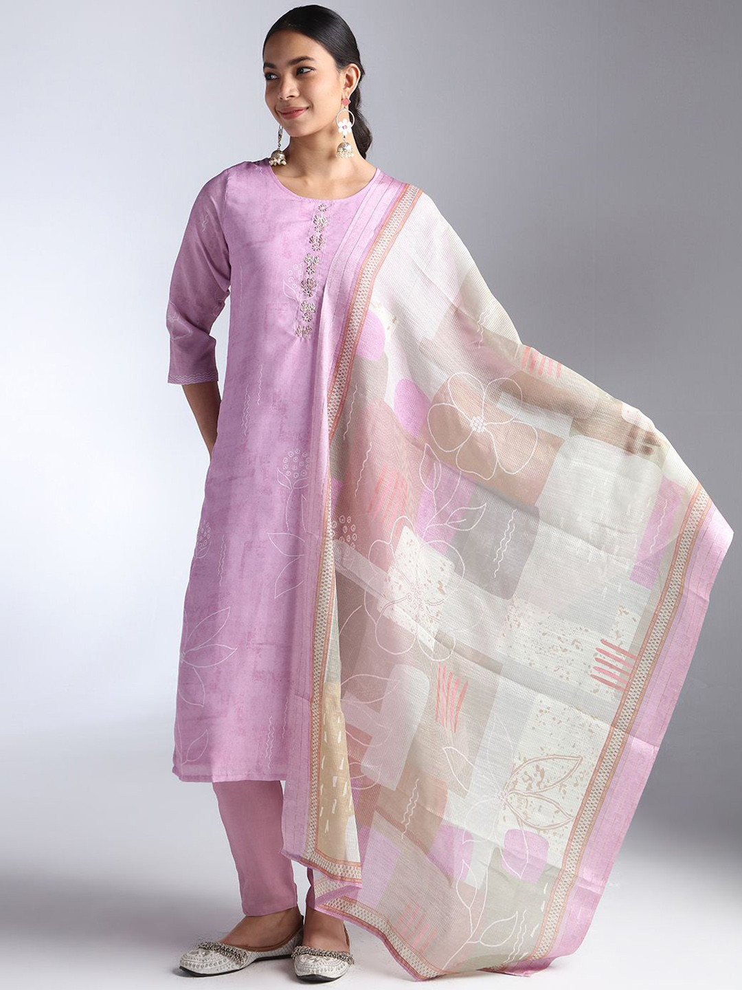 Women Floral Printed Regular Thread Work Kurta with Trousers & With Dupatta