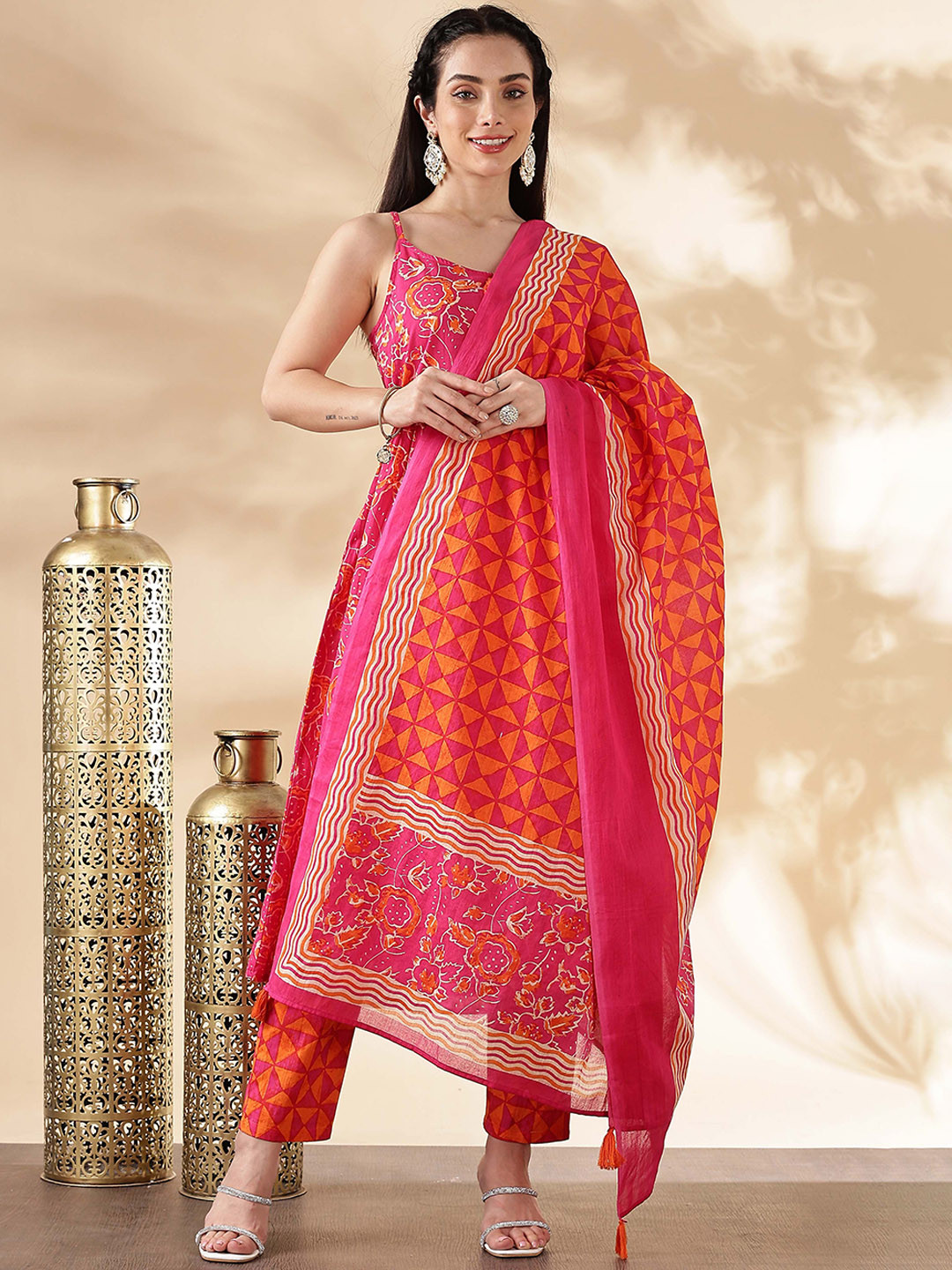 Women Floral embroidered pink v_neck Pure Cotton Kurta Set with Trouser & dupatta