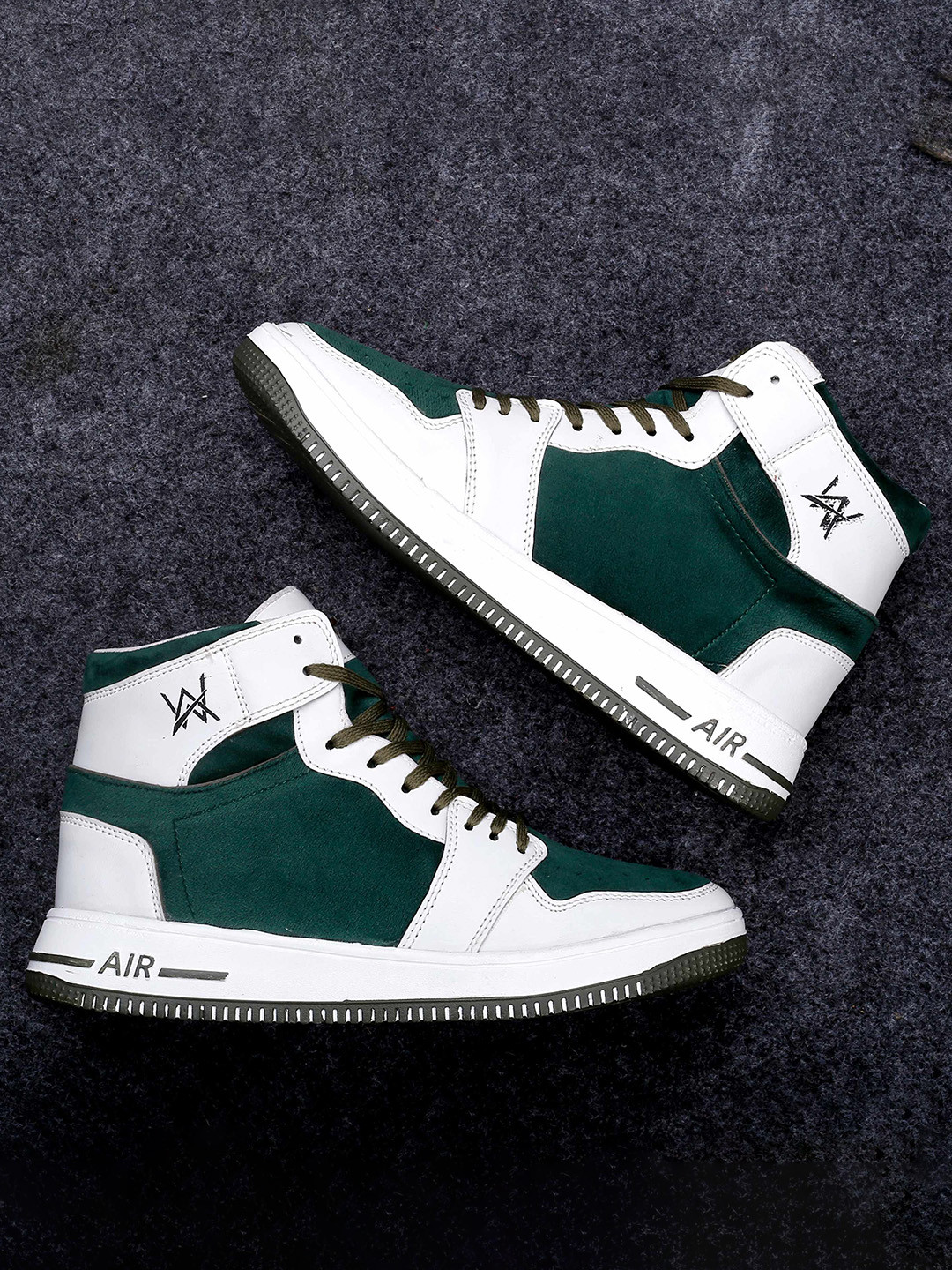 woakers sports shoes