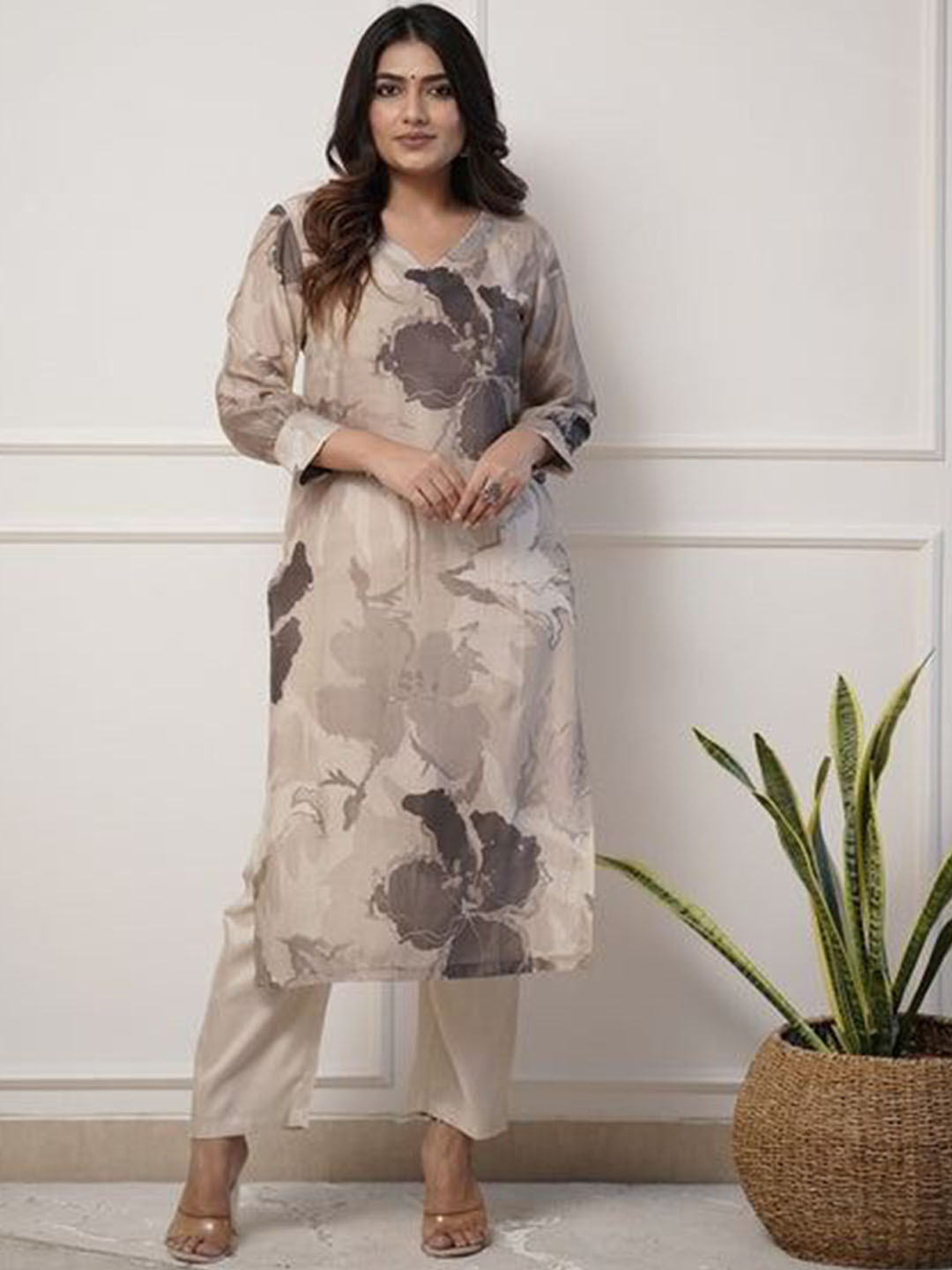 Women Charcoal Grey Kurta with Trousers