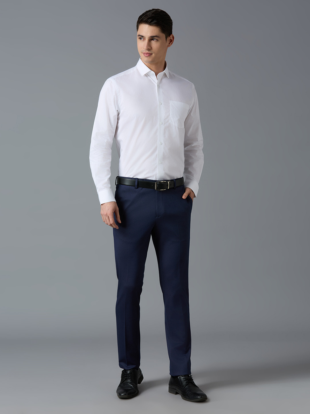 Men's Red Standard Twill Spread Collar Slim Fit Cotton Casual Shirt
