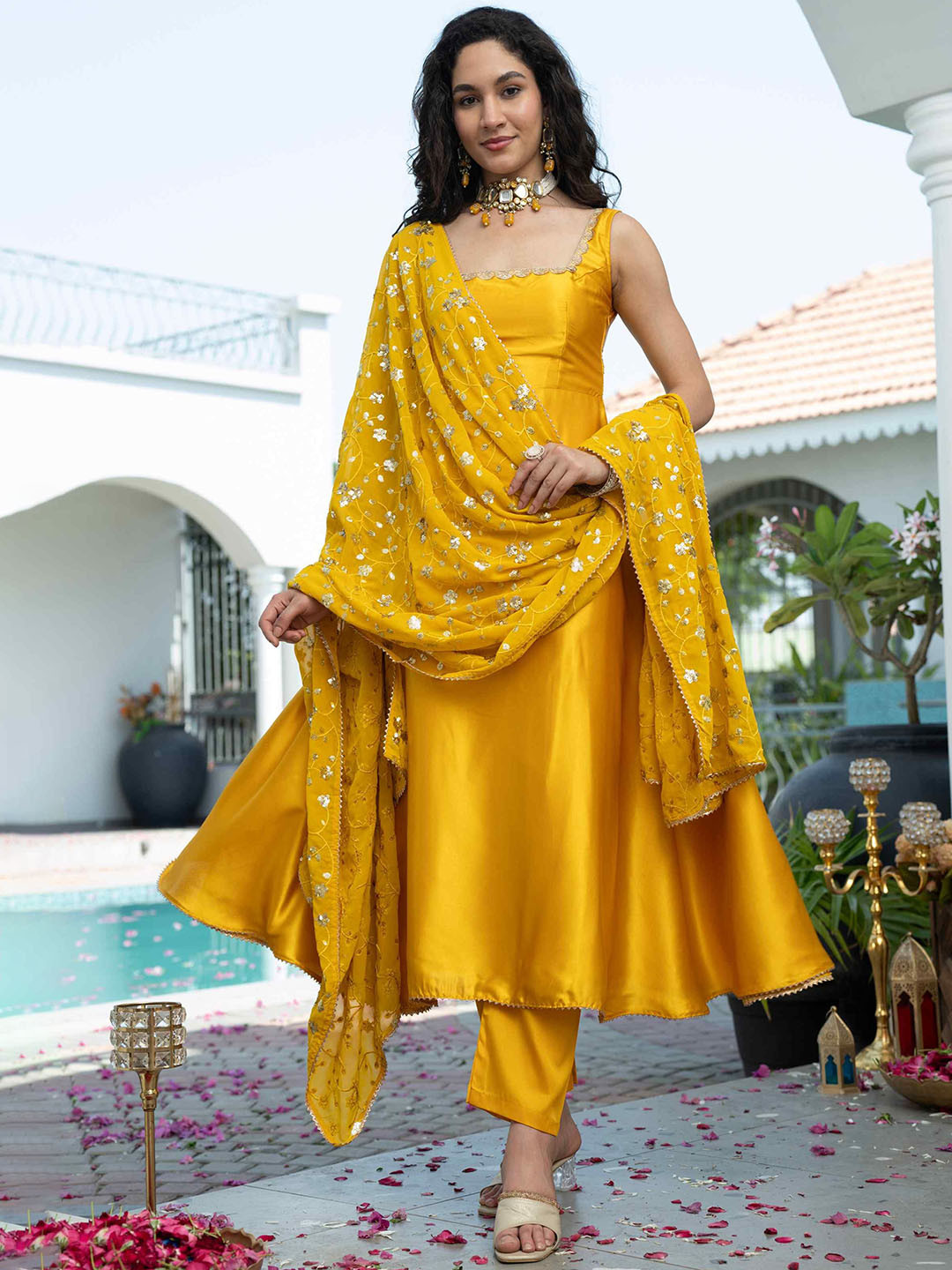 Women's Muslin Cotton Embroidared Anarkali Kurta Pant With Dupatta