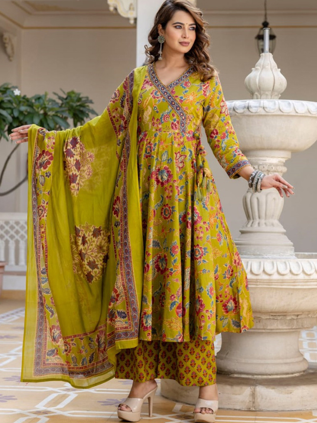 KLOSIA Set Anarkali Kurta E Pantaloni Stampati Con Dupatta - Blu, Rayon, Taglie S-XXL - 5