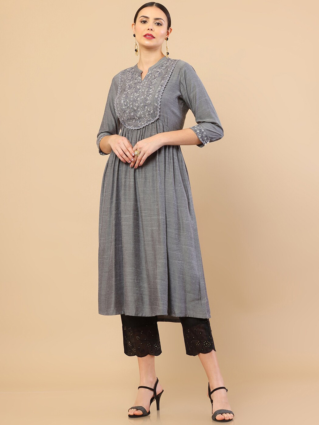 Women Grey Yoke Design Kurta Set main image 1