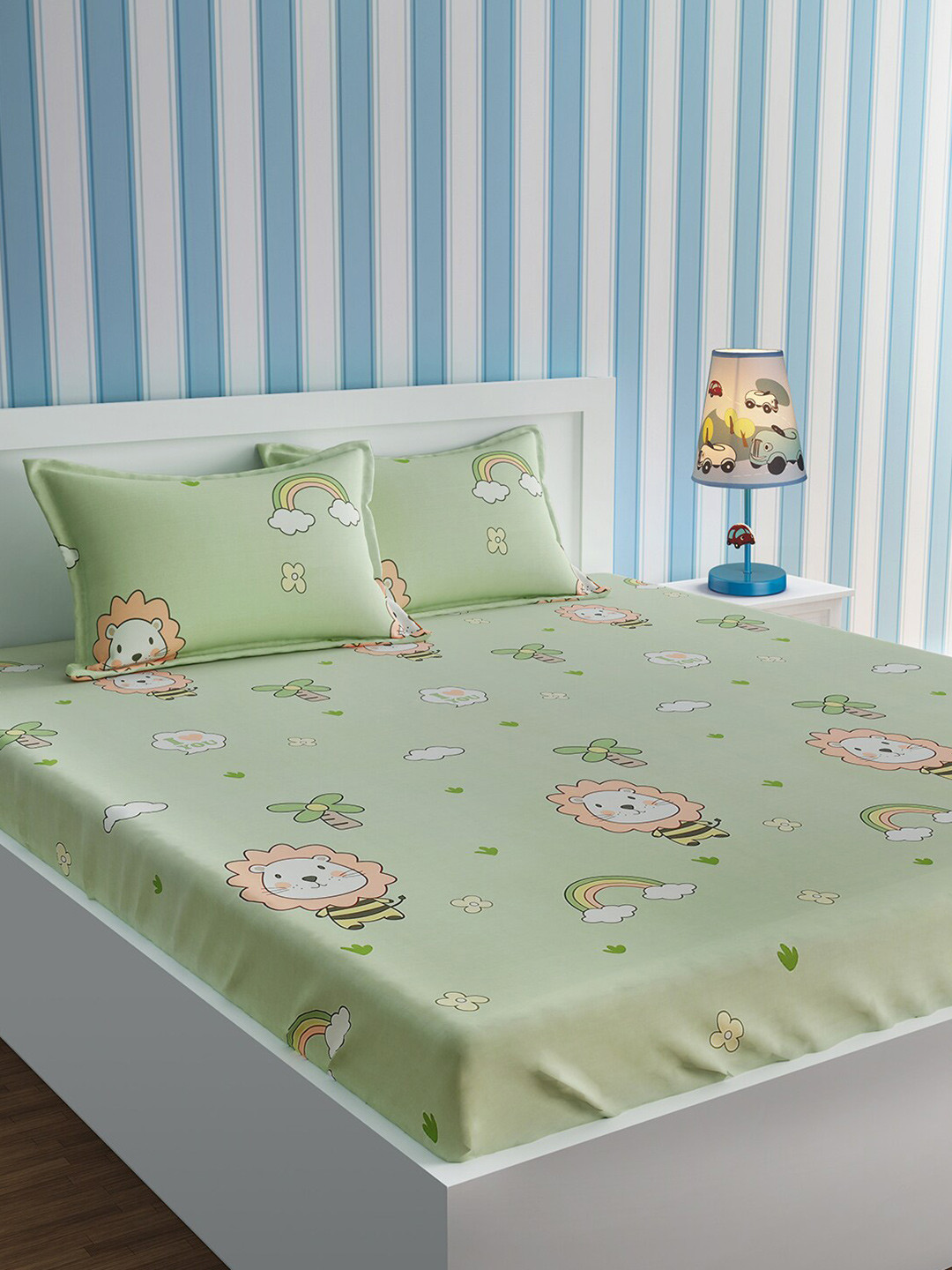 Buy URBAN DREAM Green Graphic 210 TC Queen Bedsheet With 2 Pillow