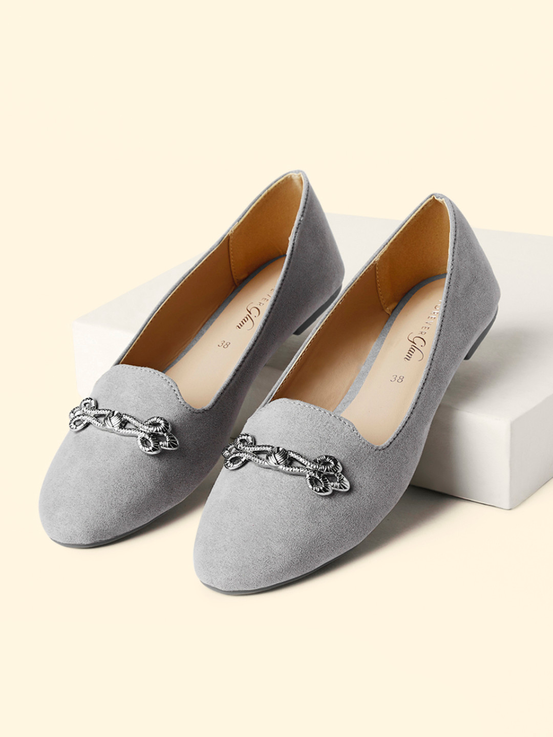 pantaloons shoes for women