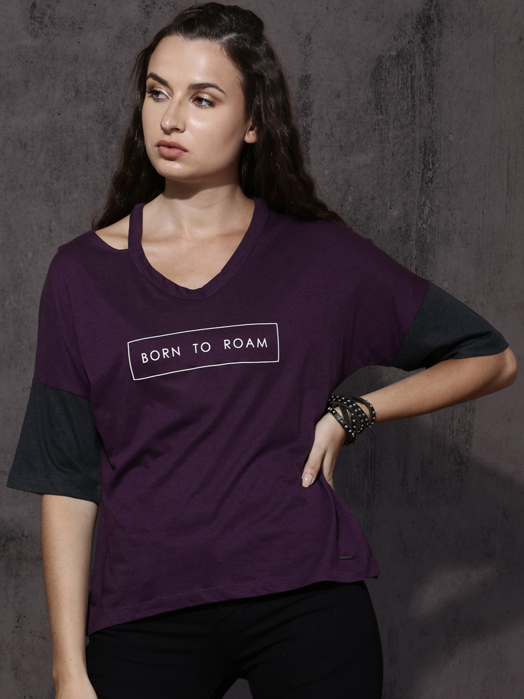 Buy Roadster Women Purple Printed V Neck T Shirt - Tshirts for Women ...