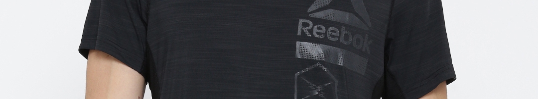 Buy Reebok Men Black ACTVCHL ZONED GRPHC Printed T Shirt - Tshirts for ...
