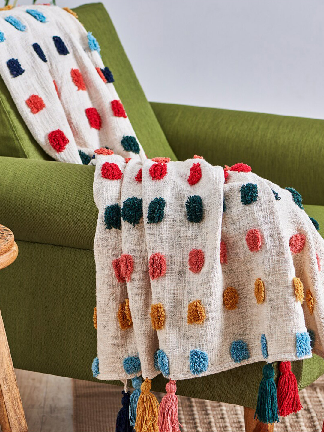 Buy Chumbak White & Red Geometric Heavy Winter 600 GSM Single Bed Quilt