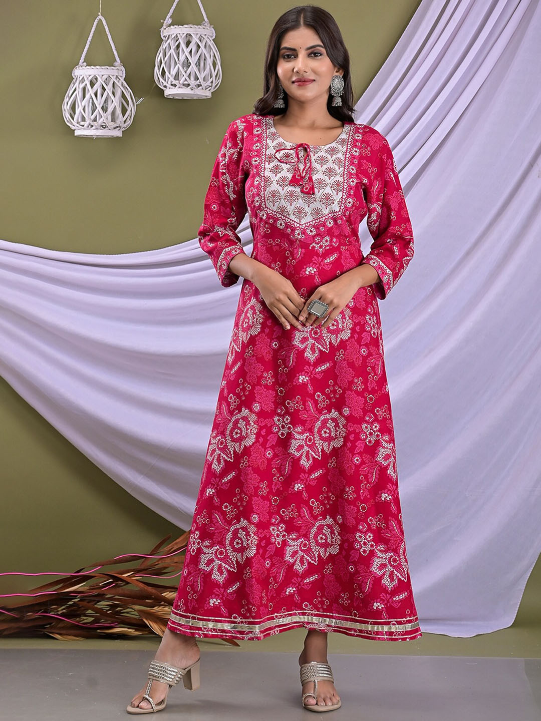 Buy EtnicaWear Women Pink Floral Printed Gotta Patti Anarkali Kurta