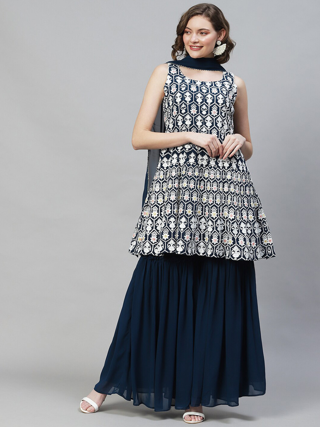 Women Teal Ethnic Motifs Embroidered Kurta Set