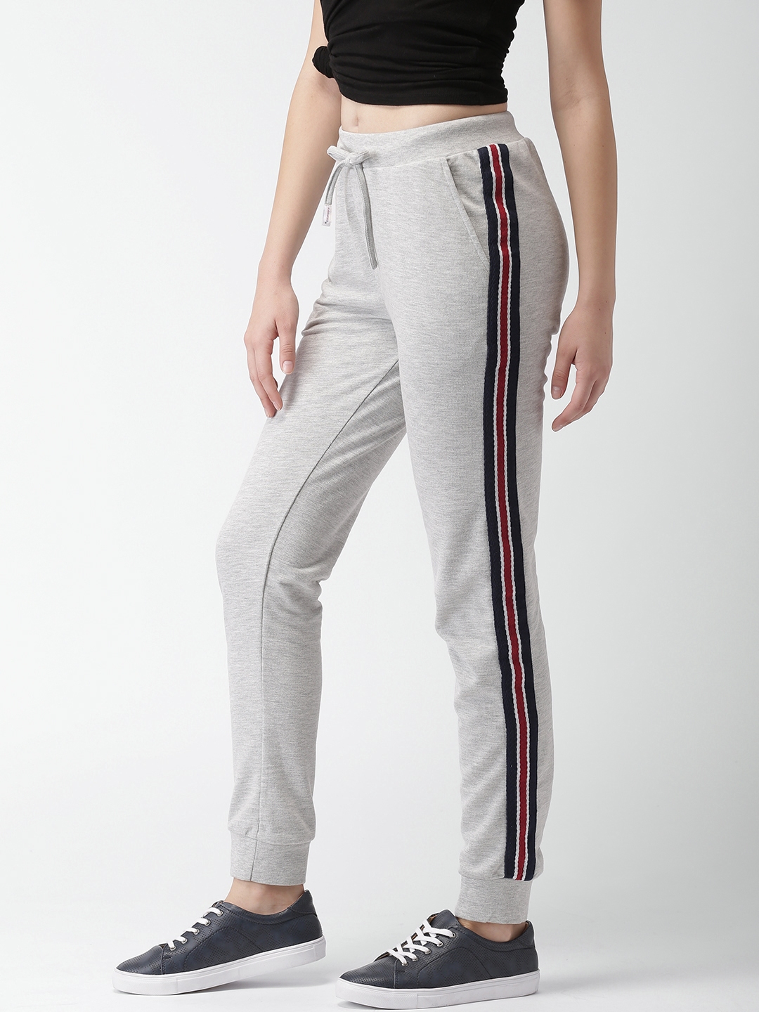 jogger pants myntra