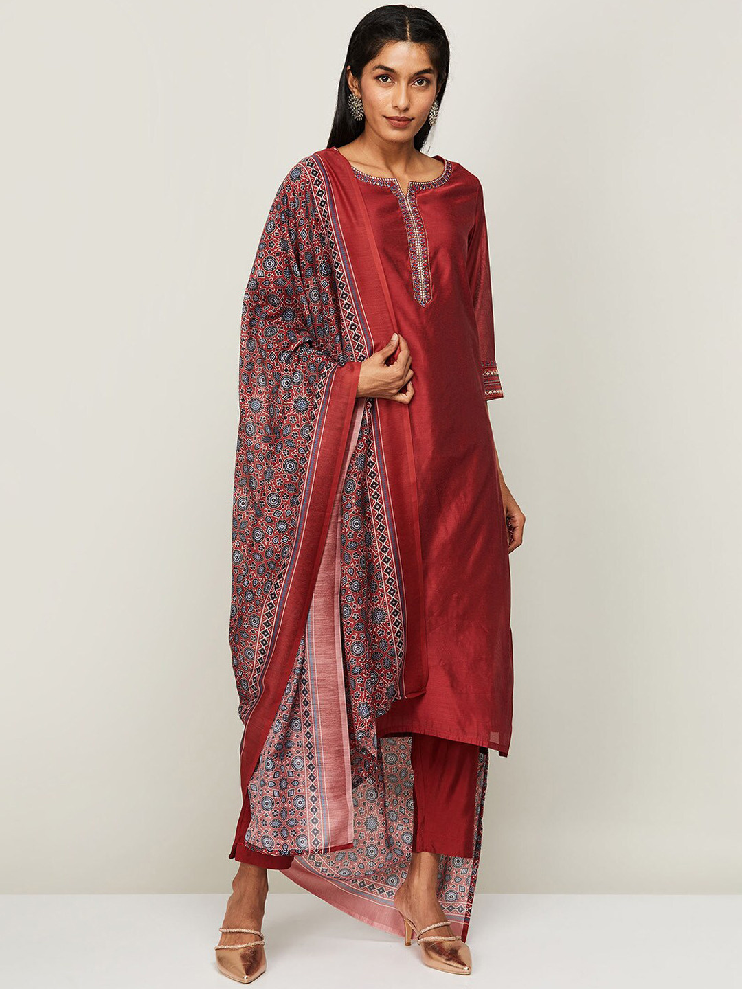 Red Checkered Thread Work Kurta Set - Rent main image 1