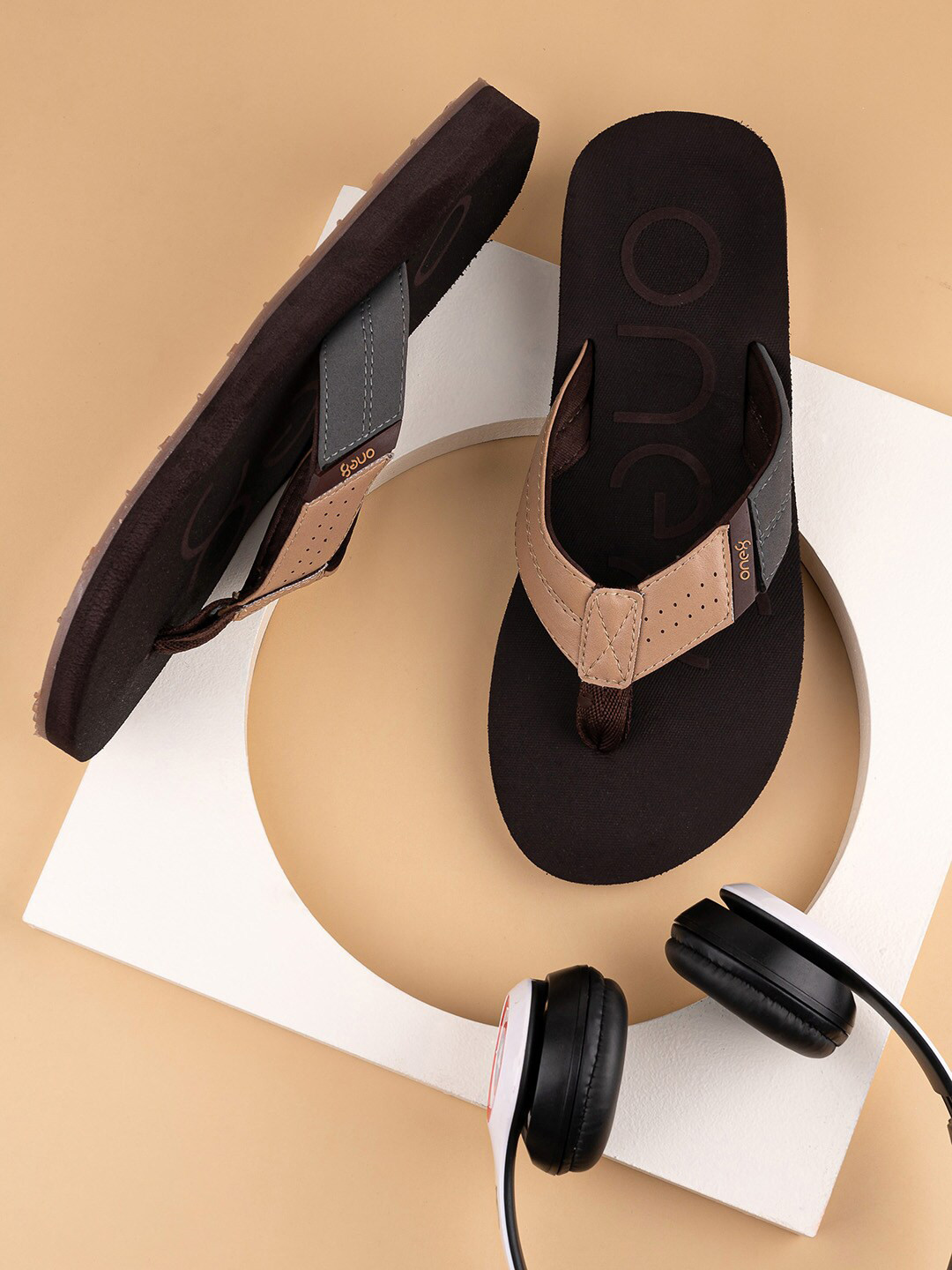 one8 flip flops black