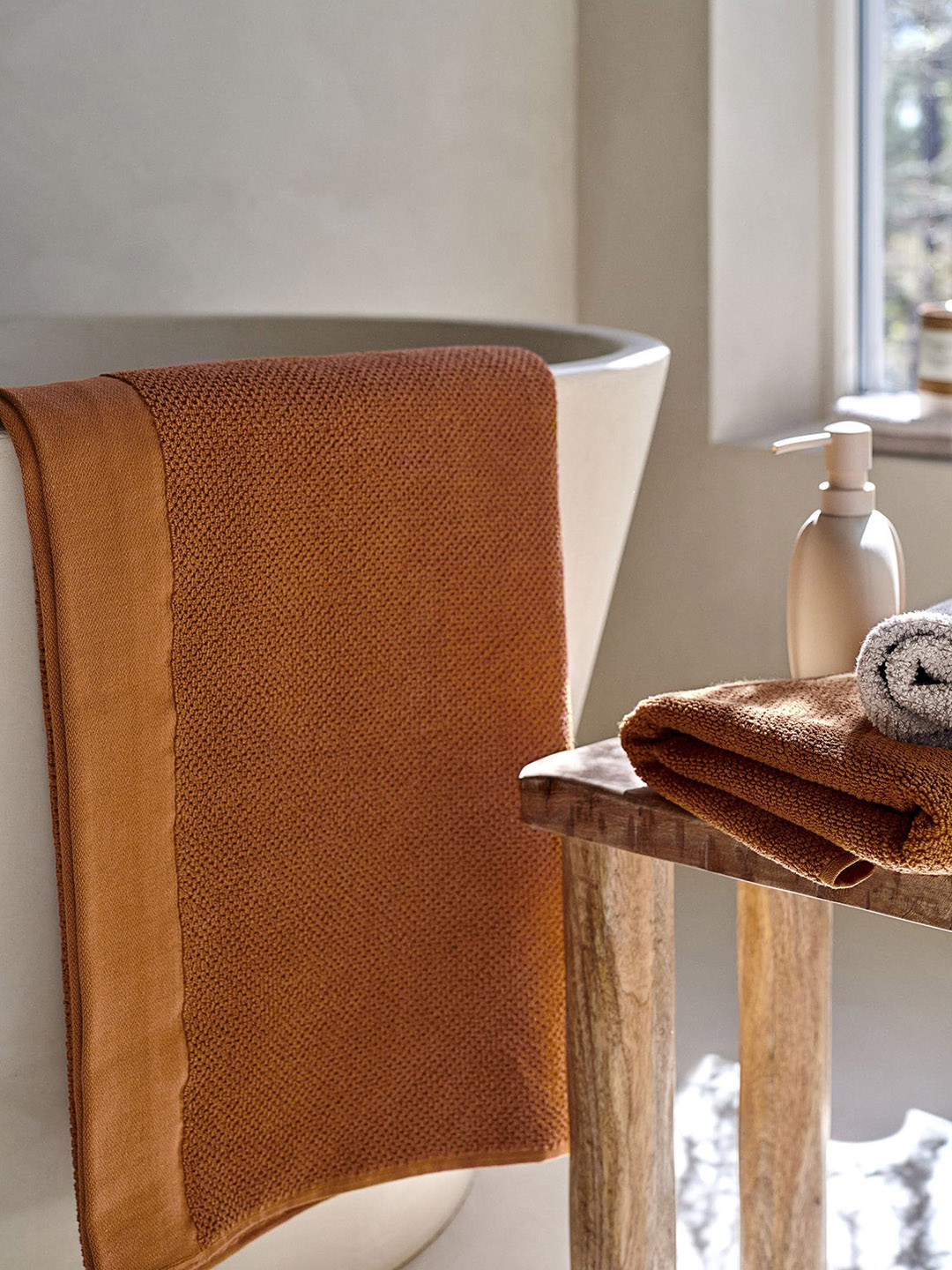 Buy H&M 553 GSM Cotton Terry Bath Towel - Bath Towels for Unisex ...