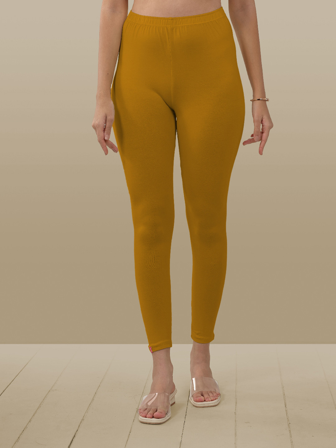 Abode Seamelss Leggings in Mustard Yellow