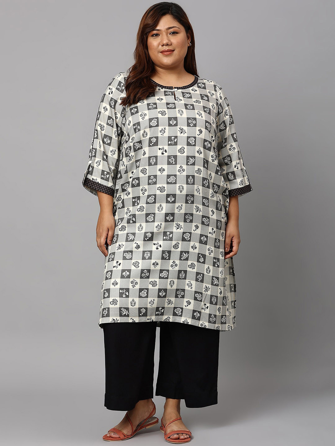 Plus Size Women Yellow & Gold Printed Staright Kurta With Three Quarter Sleeves