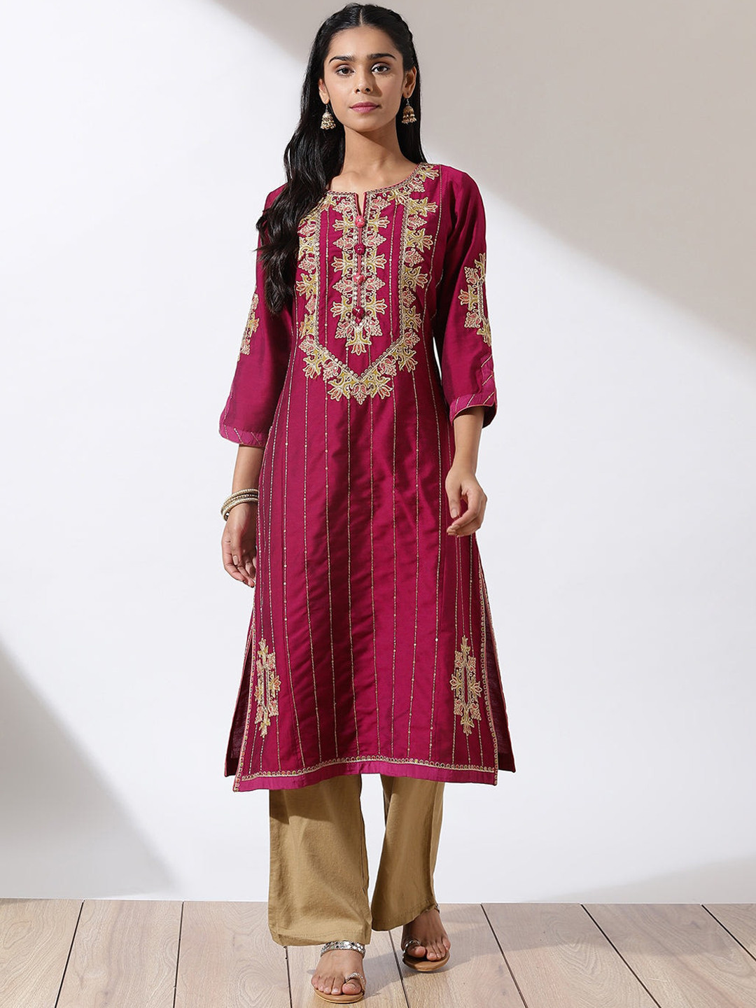 Women Fuchsia Ethnic Motif Printed  Mono Viscose Straight Kurta