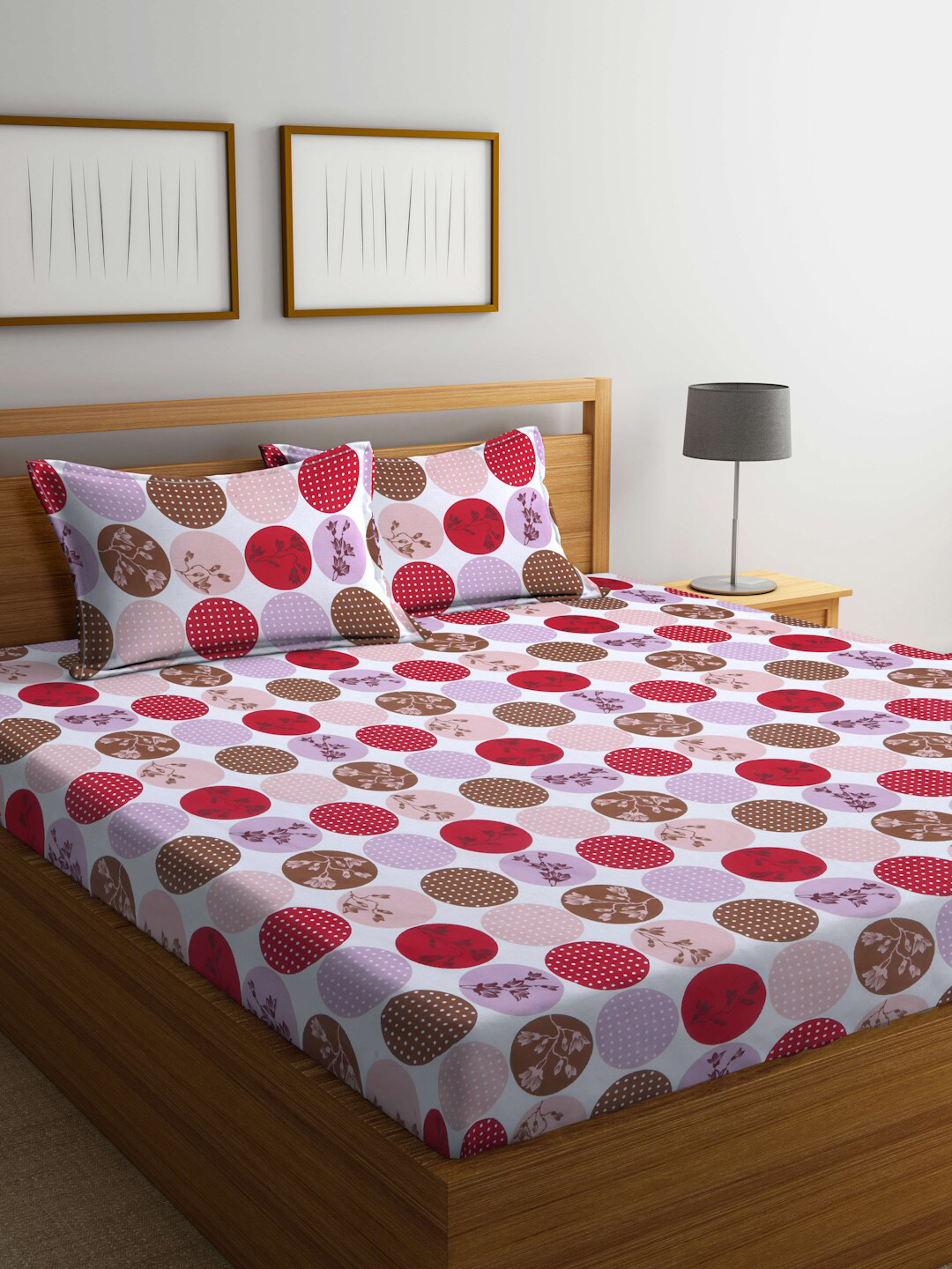 Buy BOMBAY DYEING White & Maroon Floral 144 TC King Bedsheet With 2