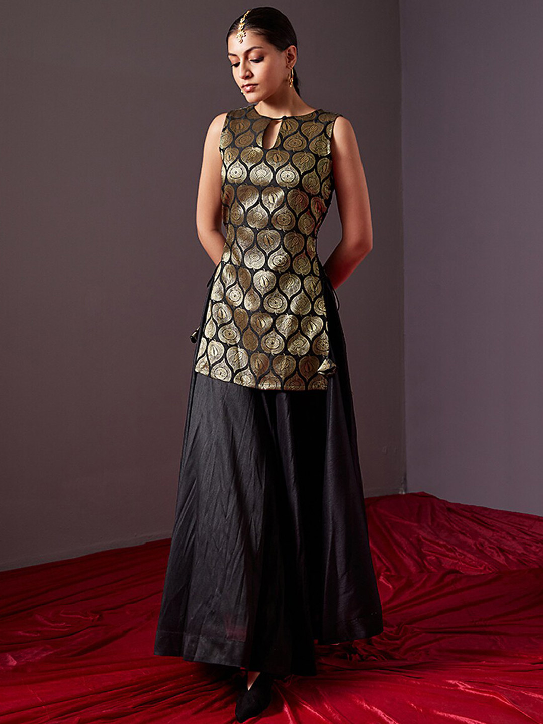 Buy Abhishti Printed Keyhole Neck Cut Sleeve Kurti With Skirt Kurta