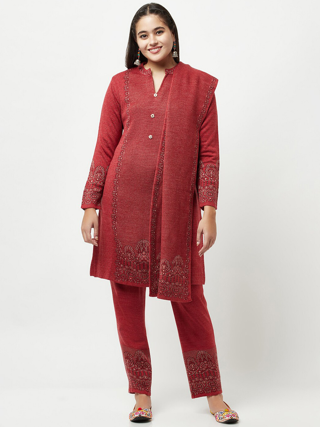 Women'S Black & Red Solid Kurta With Trousers & Dupatta
