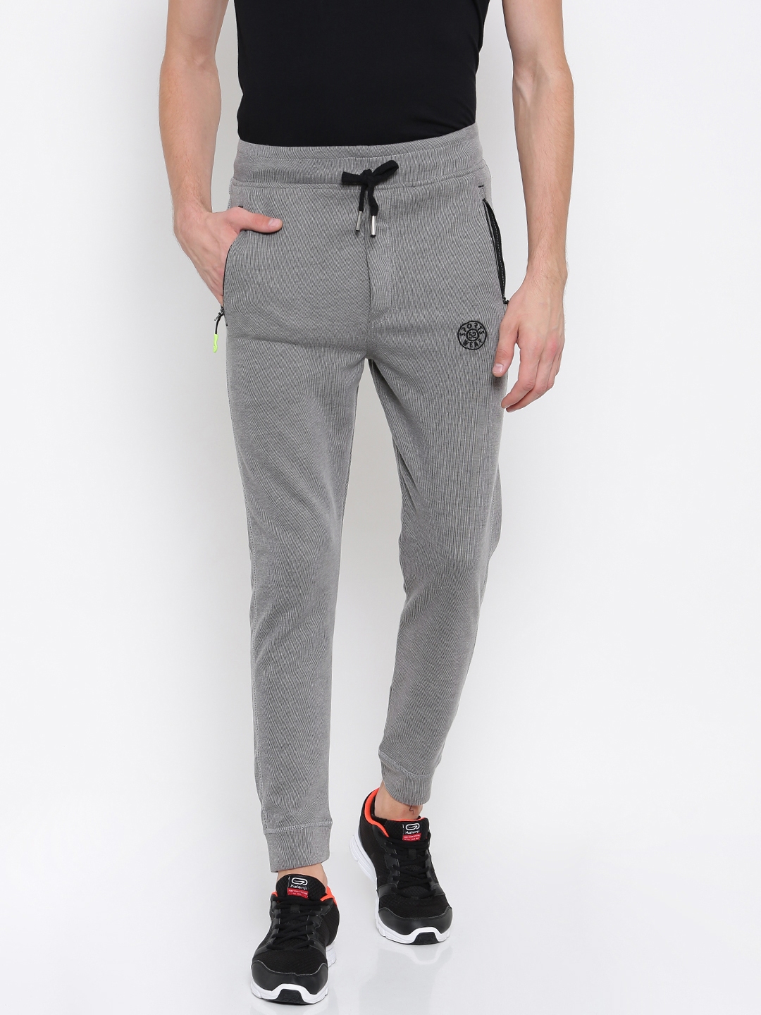 jogger pants myntra