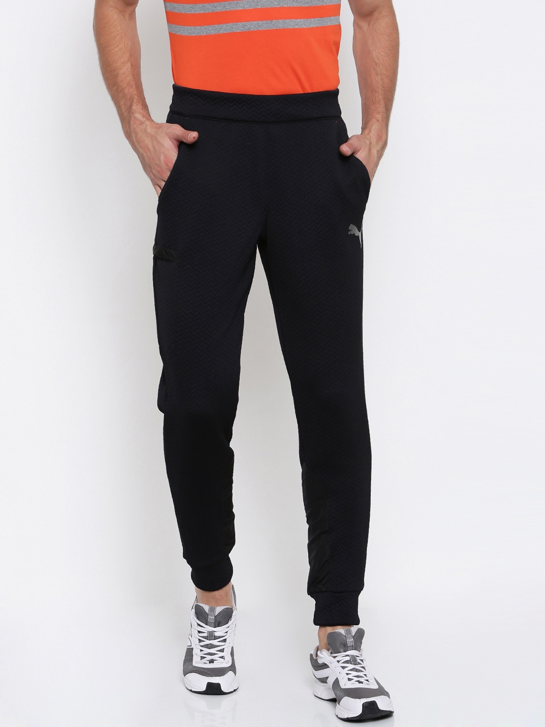 puma essentials small logo slim joggers in black