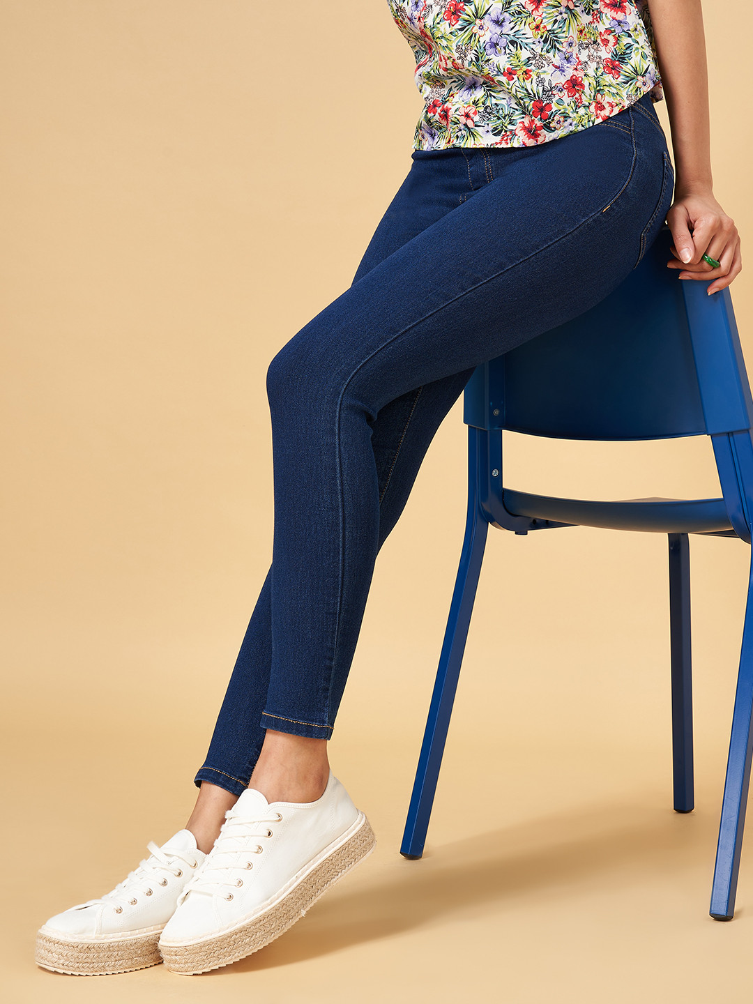Women Dark Blue Skinny Fit Denim Jegging main image 1