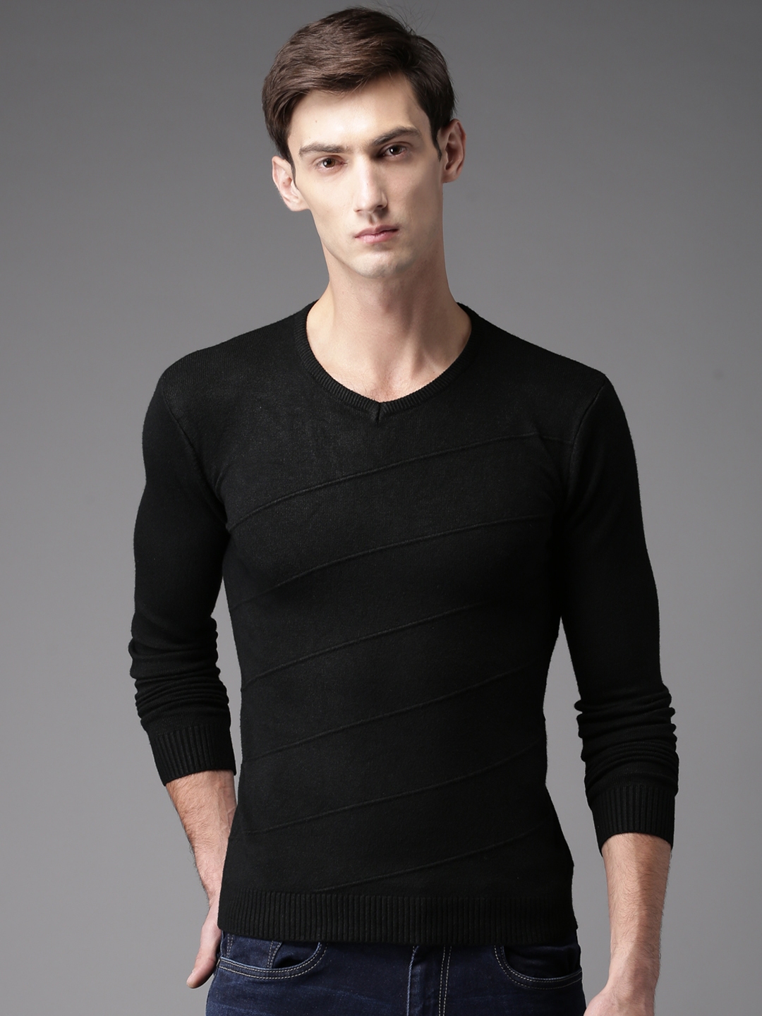 black pullover tshirt