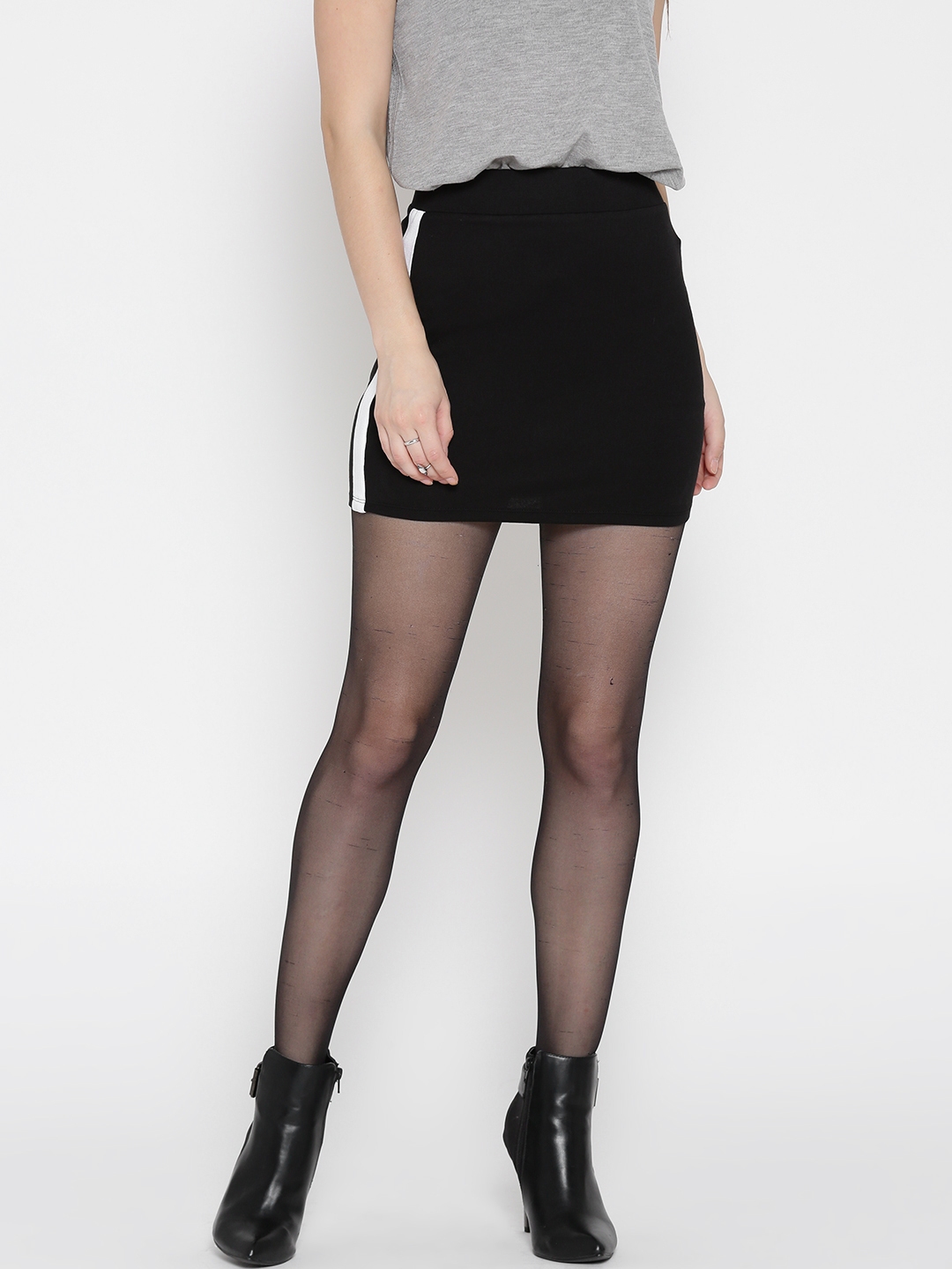 Buy FOREVER 21 Black Mini Pencil Skirt - Skirts for Women 2100249 | Myntra