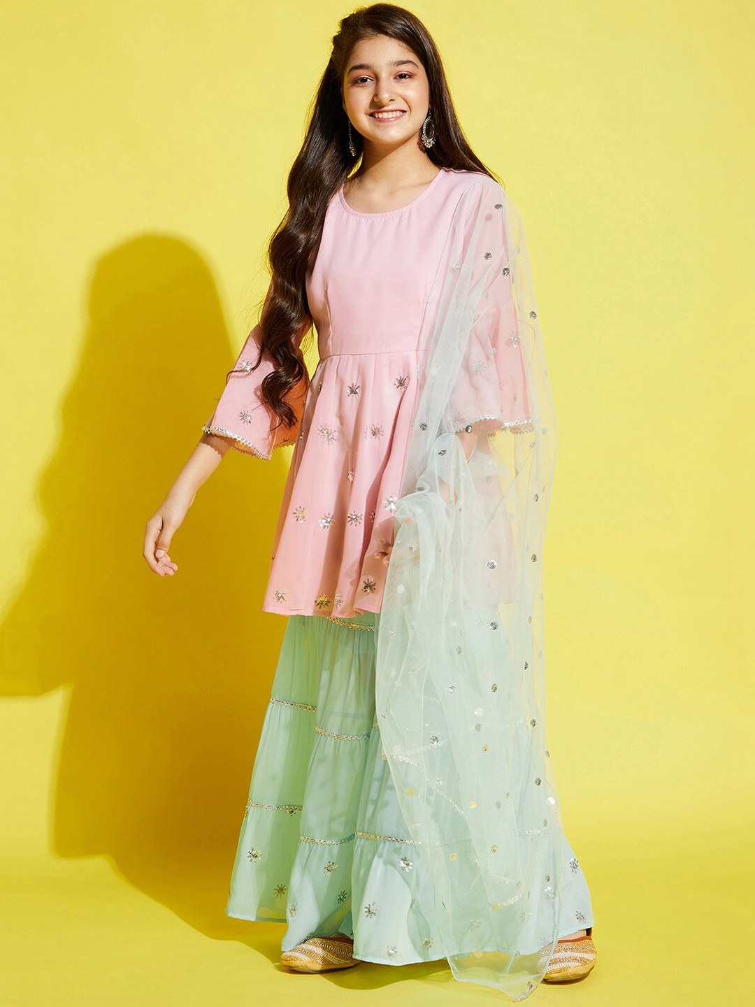 Girls Ethnic Motifs Printed Empire Kurta With Churidar With Dupatta