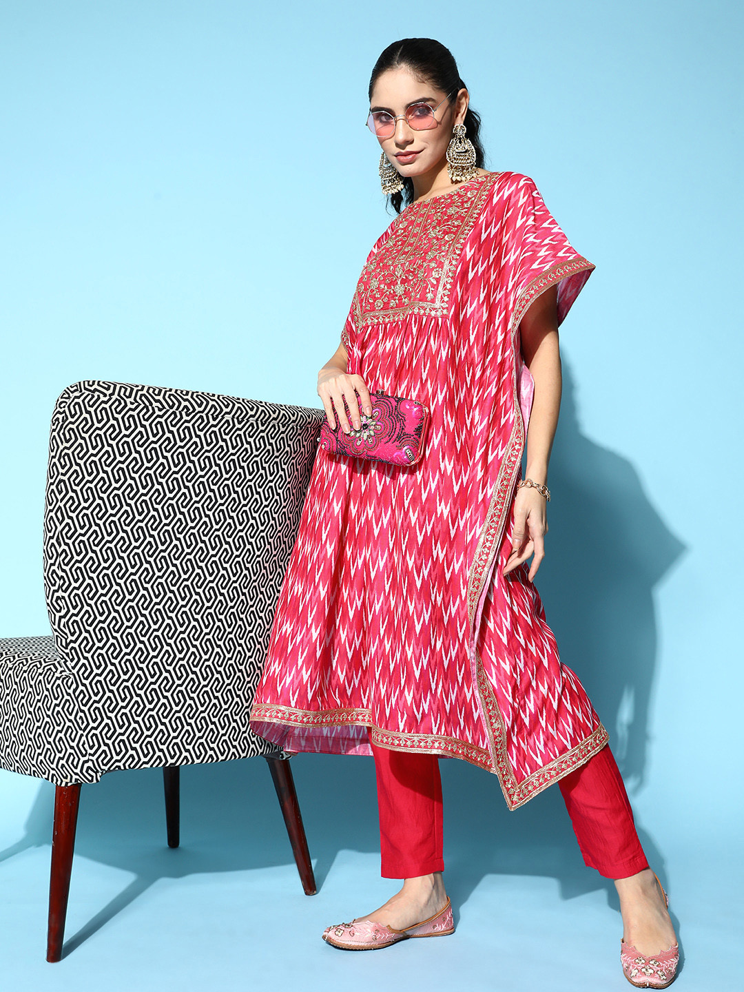 Women Fuchsia Velvet Embroidered Kaftan Kurta With Straight Pants