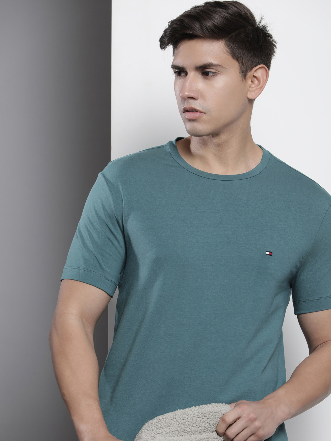 Buy Tommy Hilfiger Men Slim Fit T Shirt Tshirts for Men 21129396 Myntra