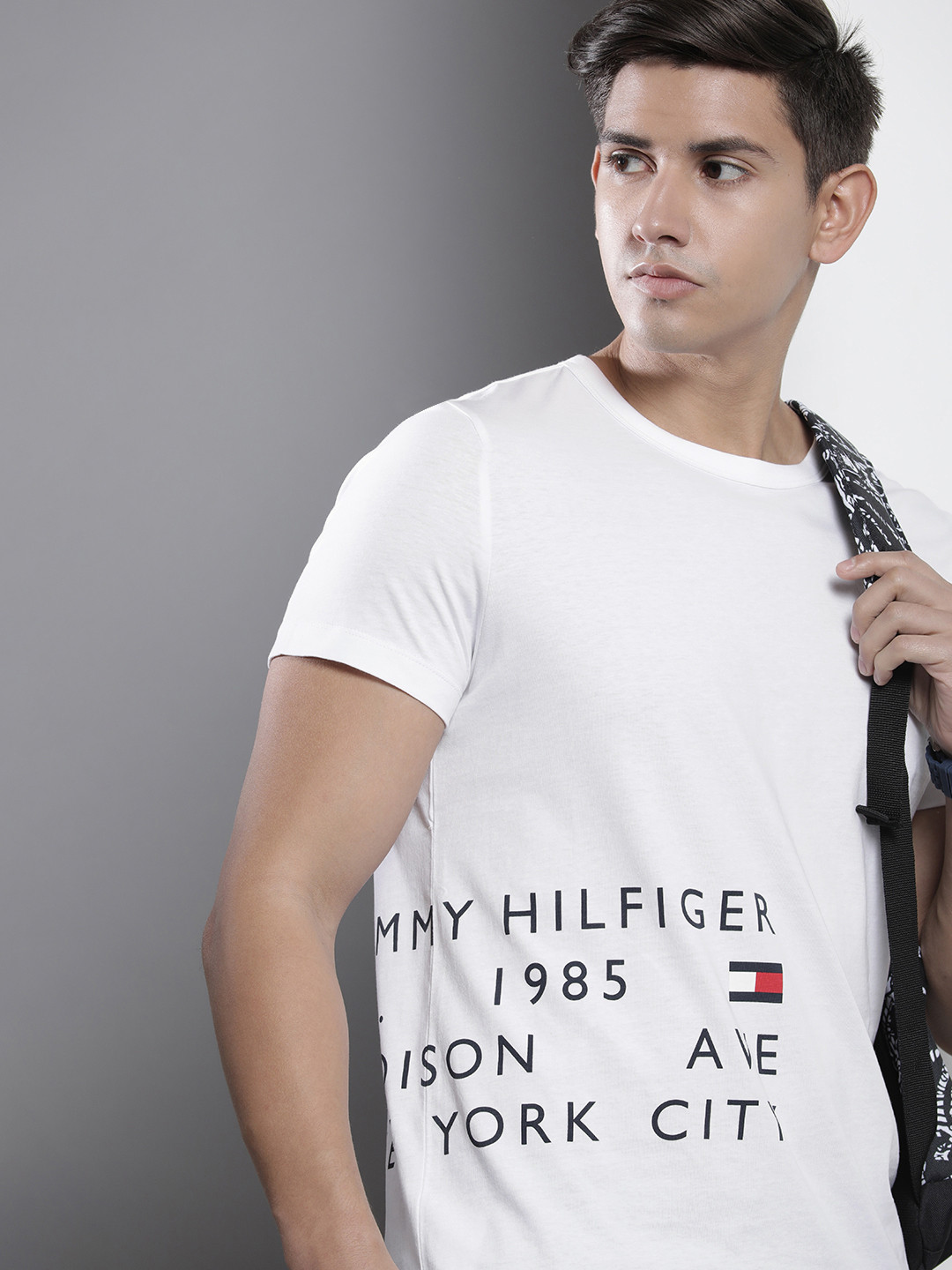 TOMMY HILFIGER - Man - T-shirt main image 1