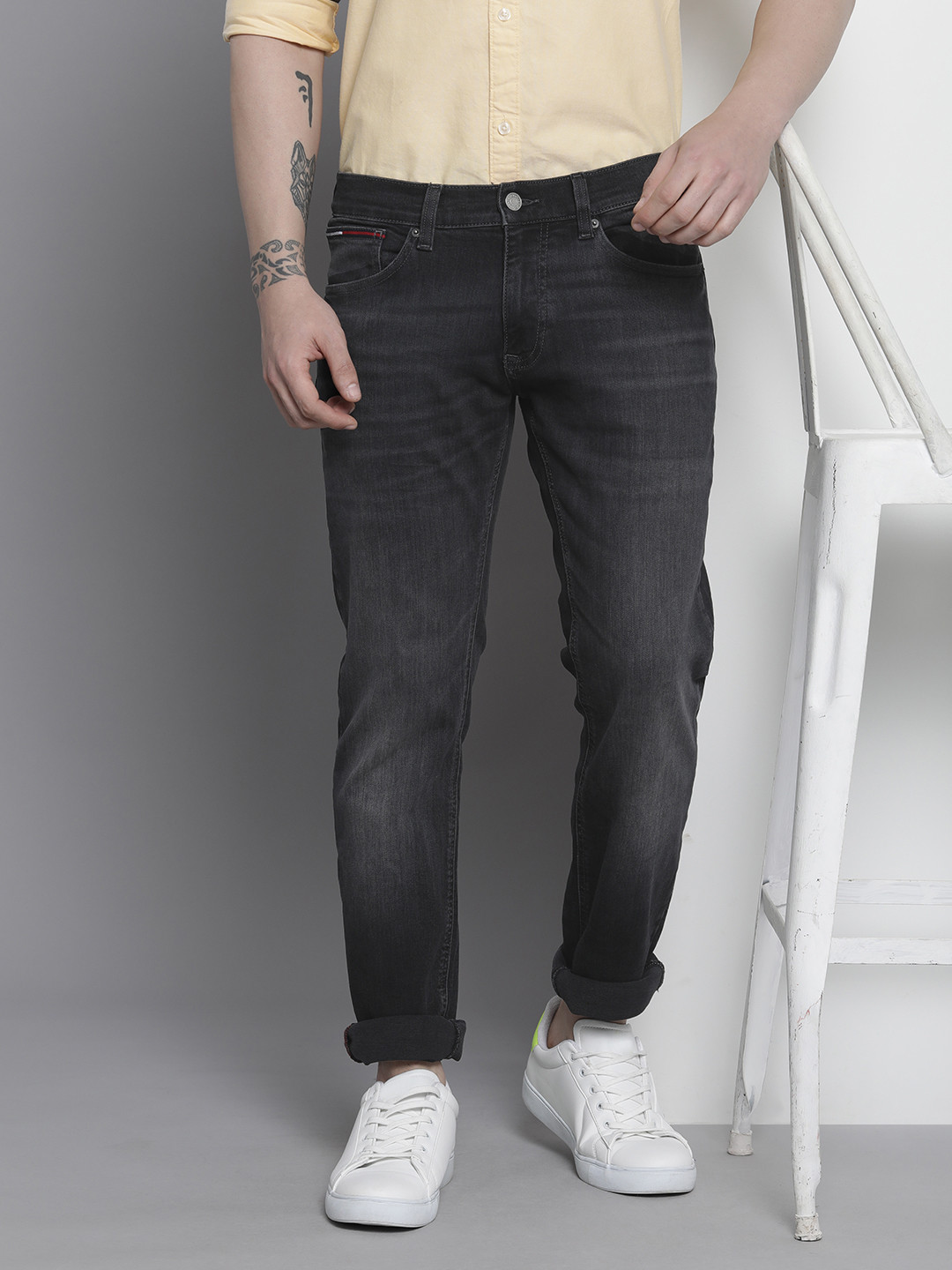 Buy Tommy Hilfiger Men Slim Fit Light Fade Stretchable Jeans Jeans