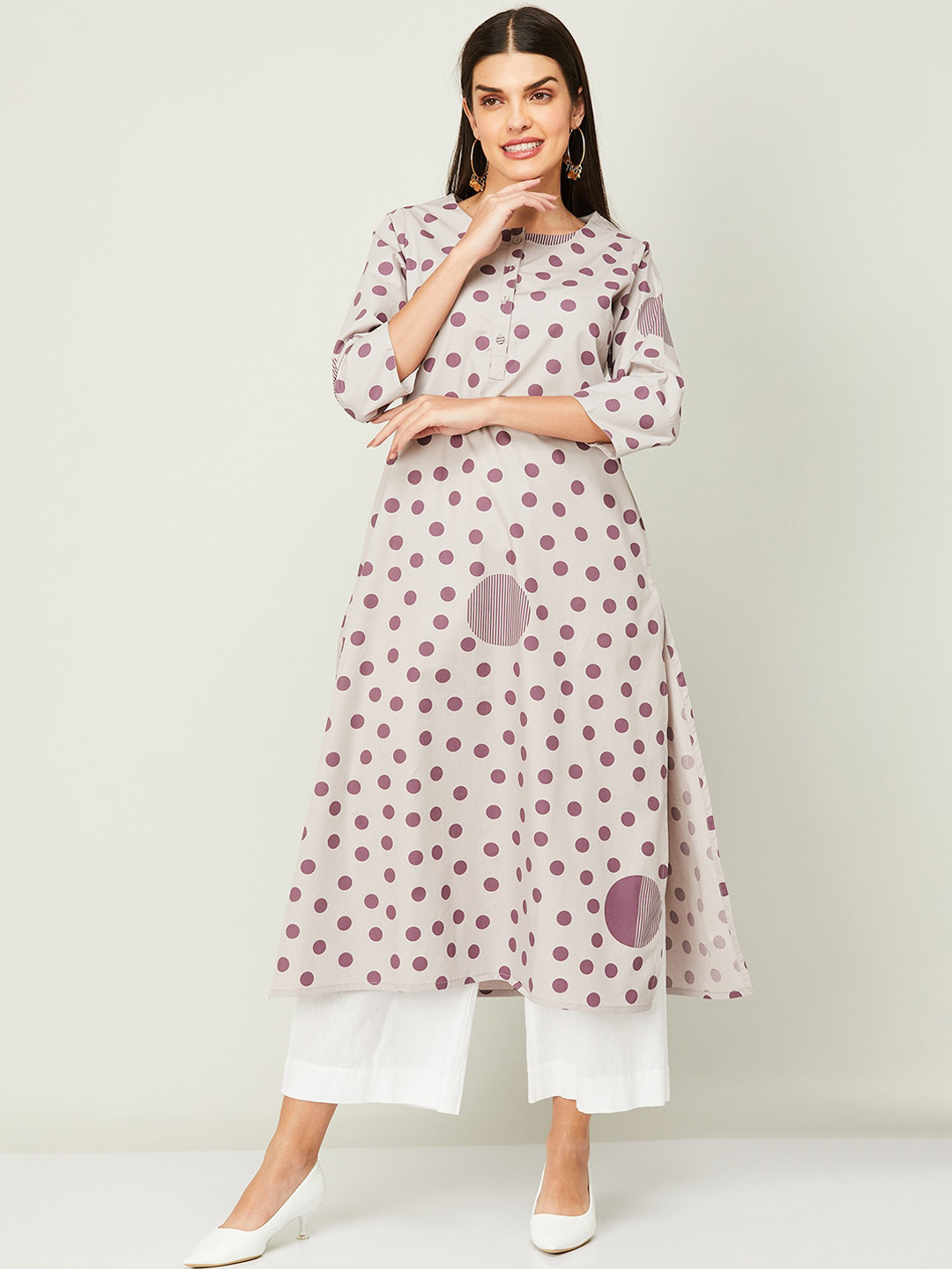Women Grey & Black Polka Dots Printed Flaired Kurta